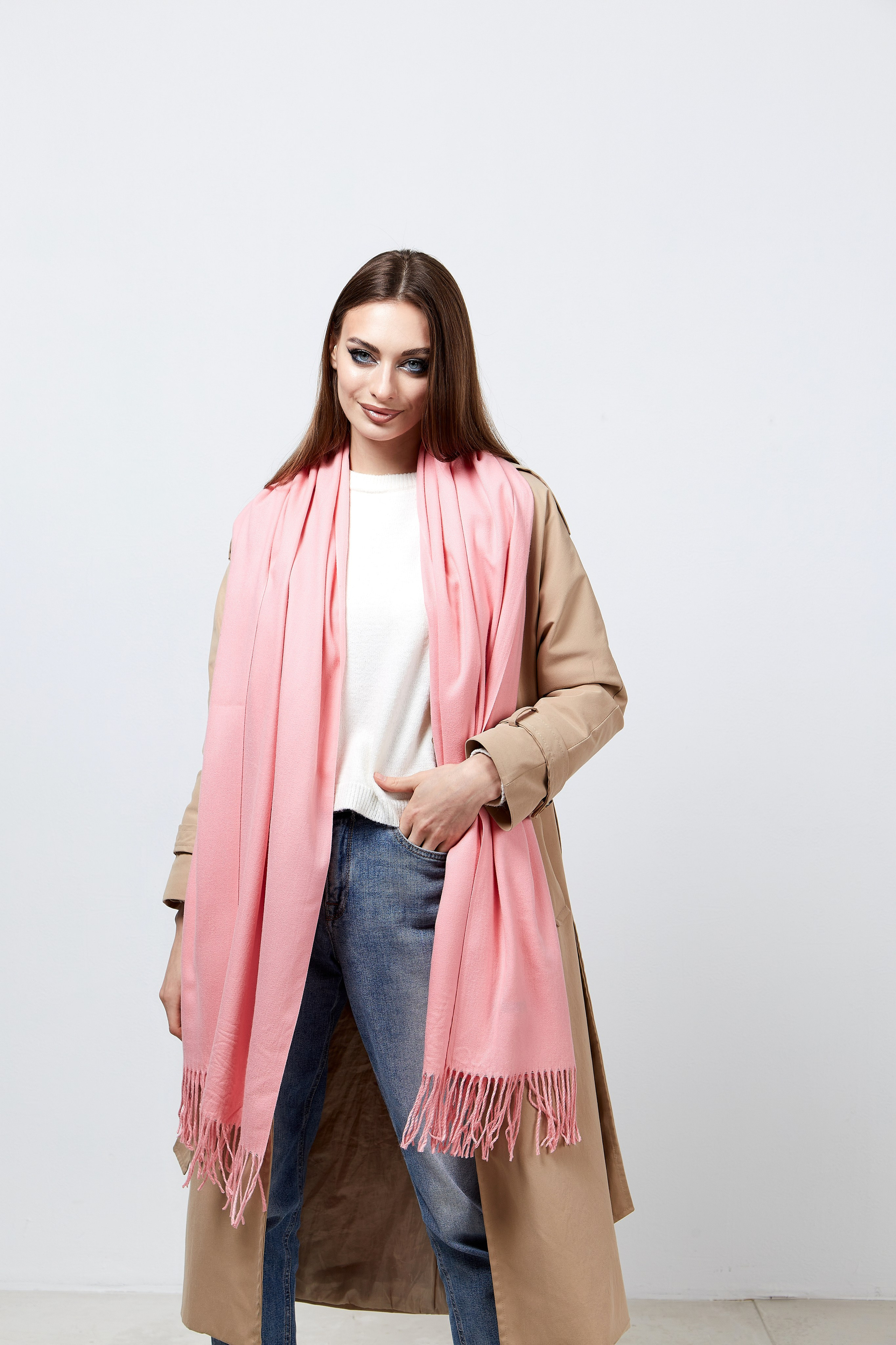 Фотосессия женских шарфы. Фотограф Руслан Потапов в Краснодаре