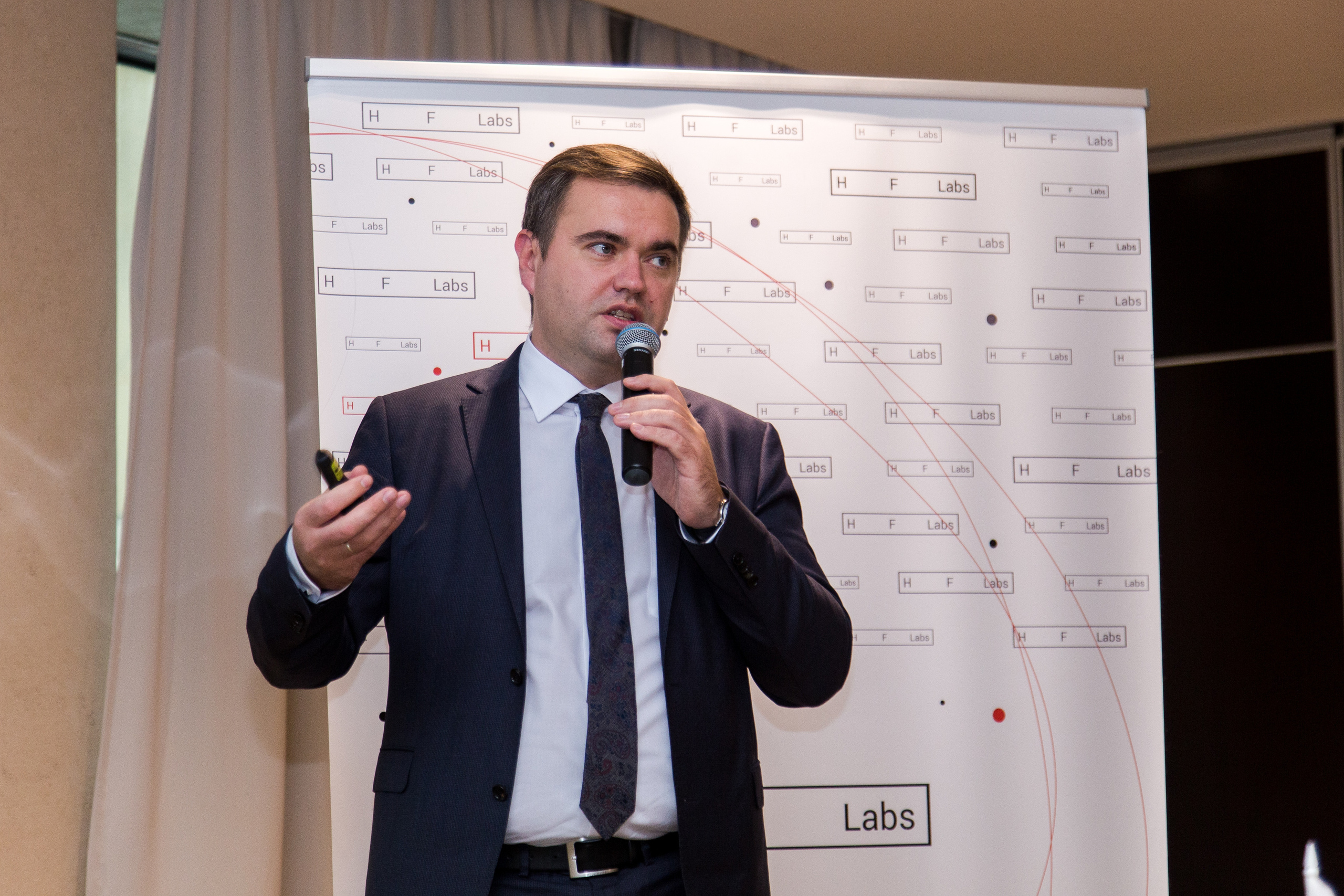 Управление данными. Виктория Еремина — фотограф и видеограф в Москве