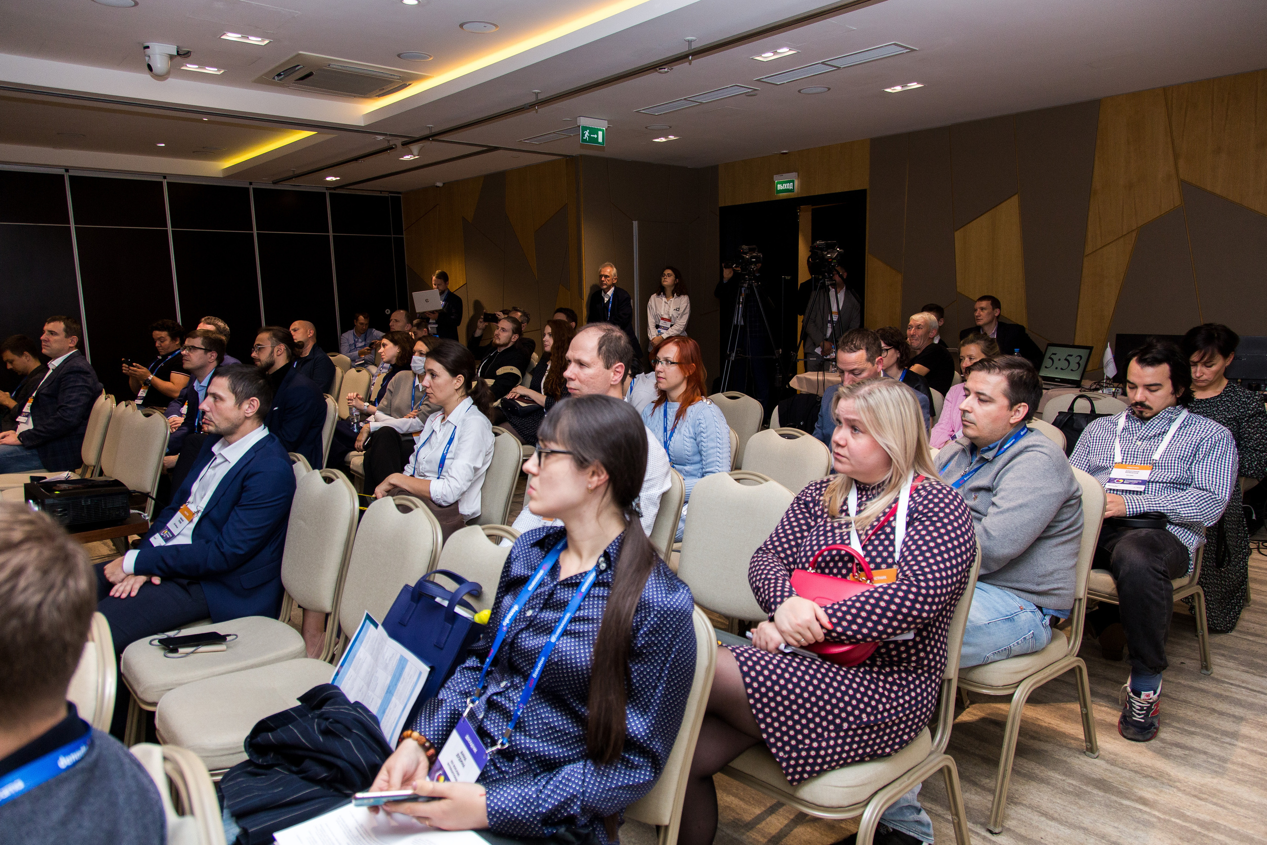 Управление данными. Виктория Еремина — фотограф и видеограф в Москве