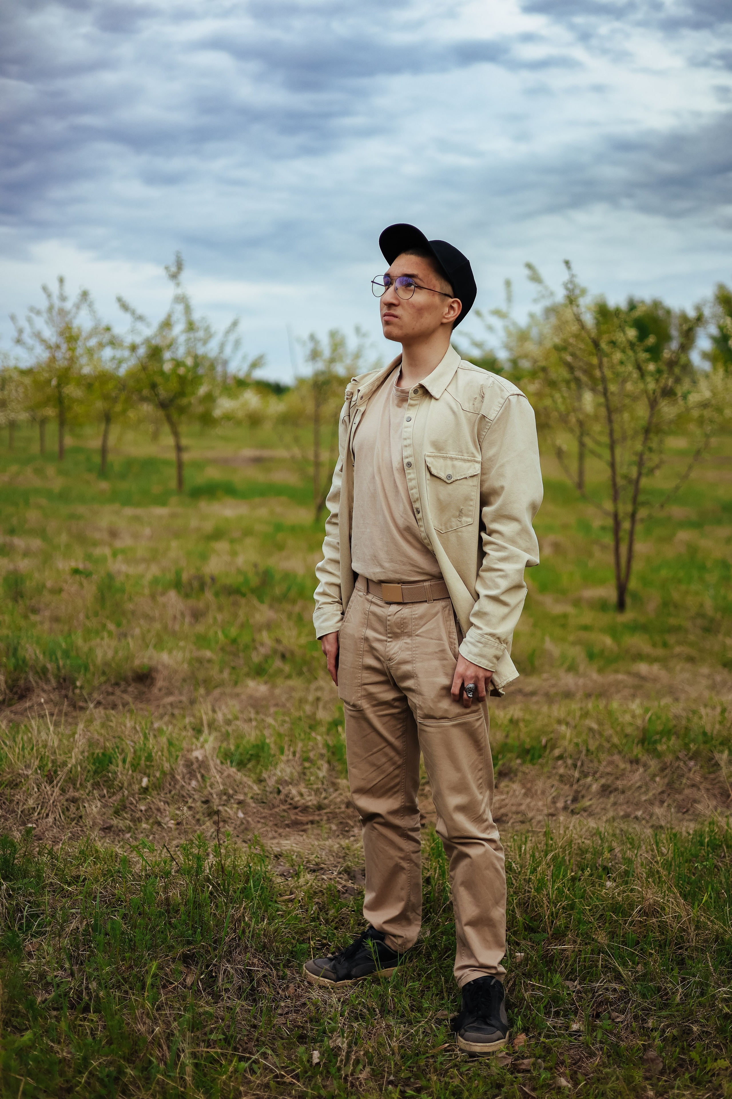 МУЖСКИЙ ПОРТРЕТЫ УЛИЦА. Фотограф Красноярск съемки лавстори, фотосессия в студии, портретная съемка, творческие фотосессии