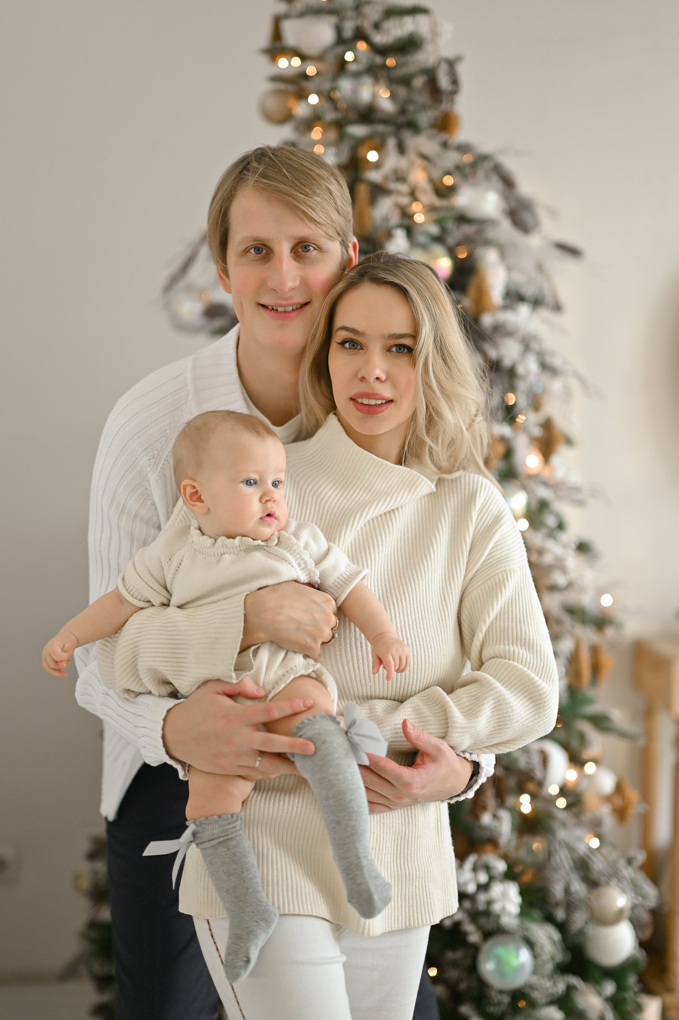 Семейная фотосессия в зале Убуд фотостудия Мимика. Semerlina.ru