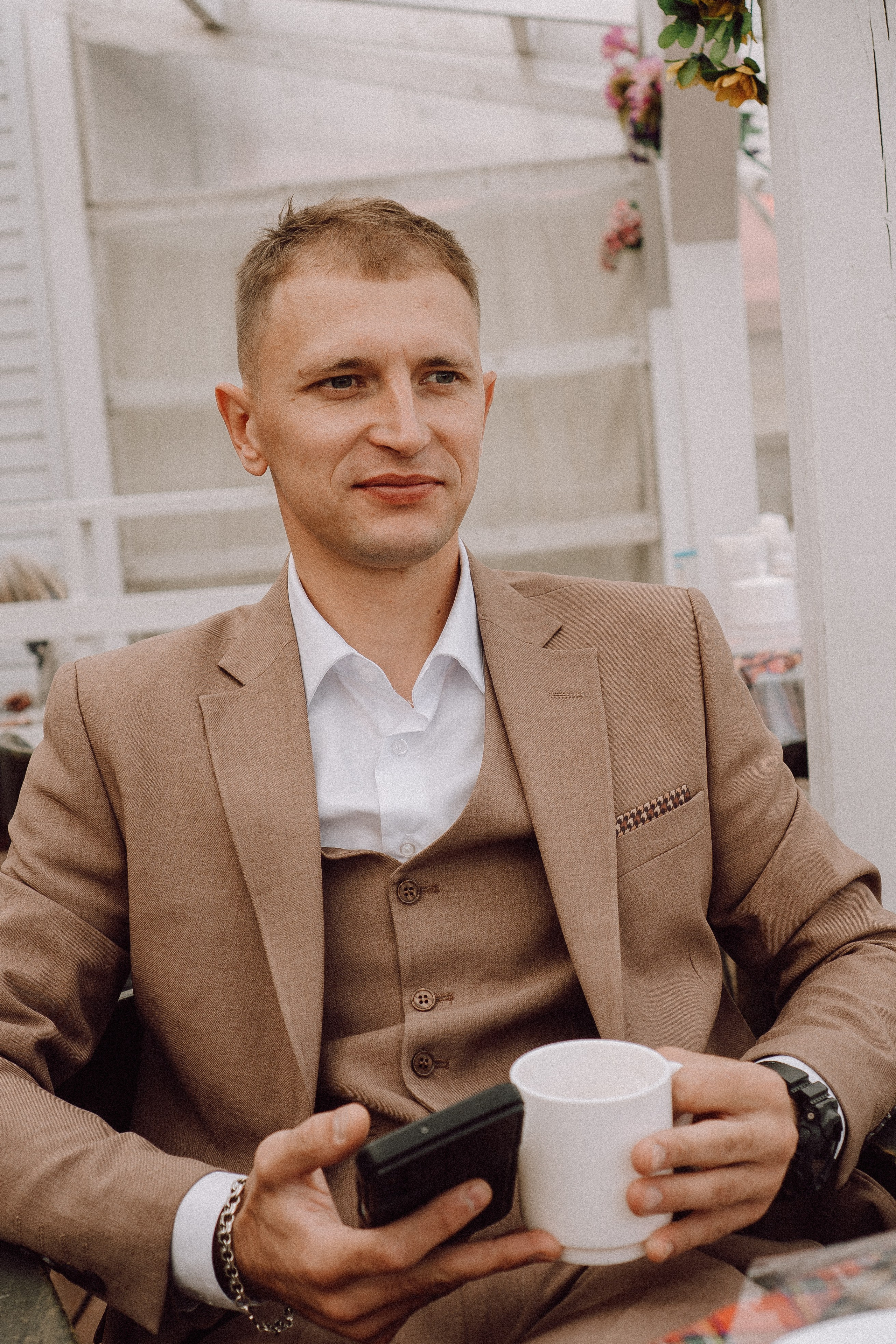 СВАДЕБНАЯ ФОТОСЕССИИЯ ПАРЫ В ГОРОДЕ ПРИОЗЕРСК В СОСНОВОМ ЛЕСУ И С ПИКАПОМ. Профессиональный фотограф, Санкт-Петербург — Виктория Богомолова