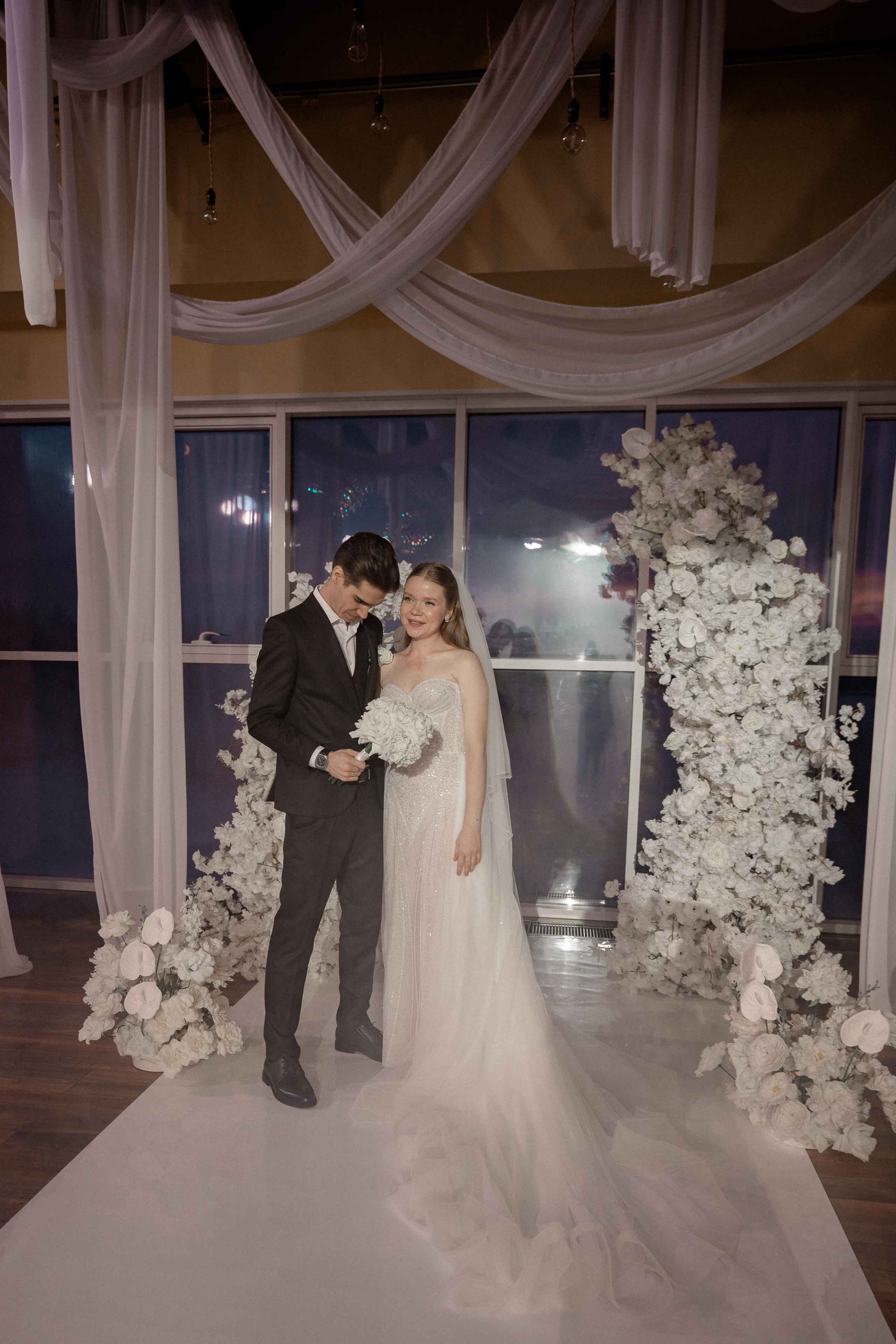 СВАДЕБНАЯ СЬЕМКА СБОРОВ В ОТЕЛЕ И ВЫЕЗД НА ЦЕРЕМОНИЮ (СНЯТО В СИБИРЕ В НИЖНЕВАРТОВСКЕ). Профессиональный фотограф, Санкт-Петербург — Виктория Богомолова