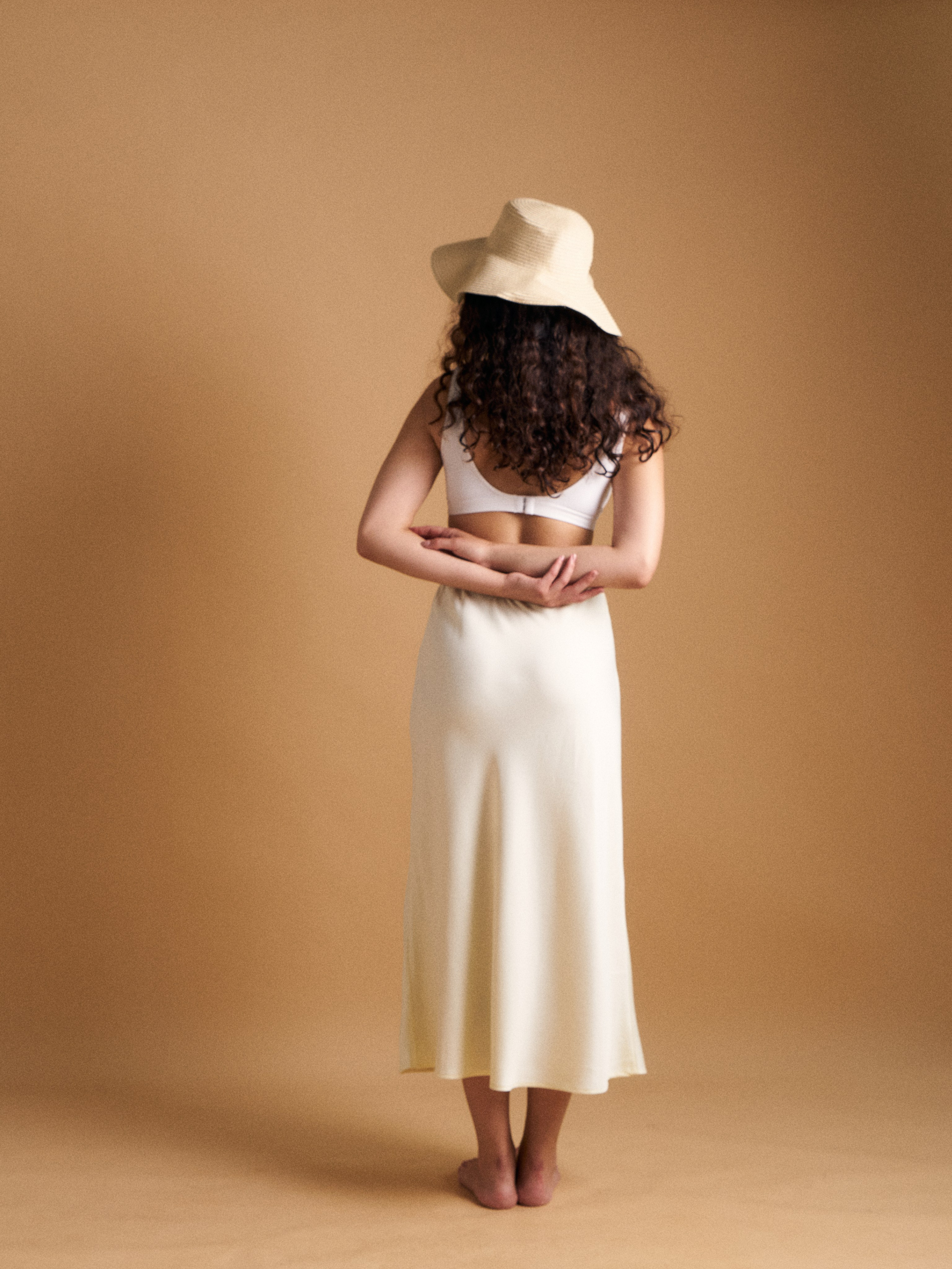 Творческая съемка. Съёмка для брендов одежды и маркетплейсов в Санкт-Петербурге