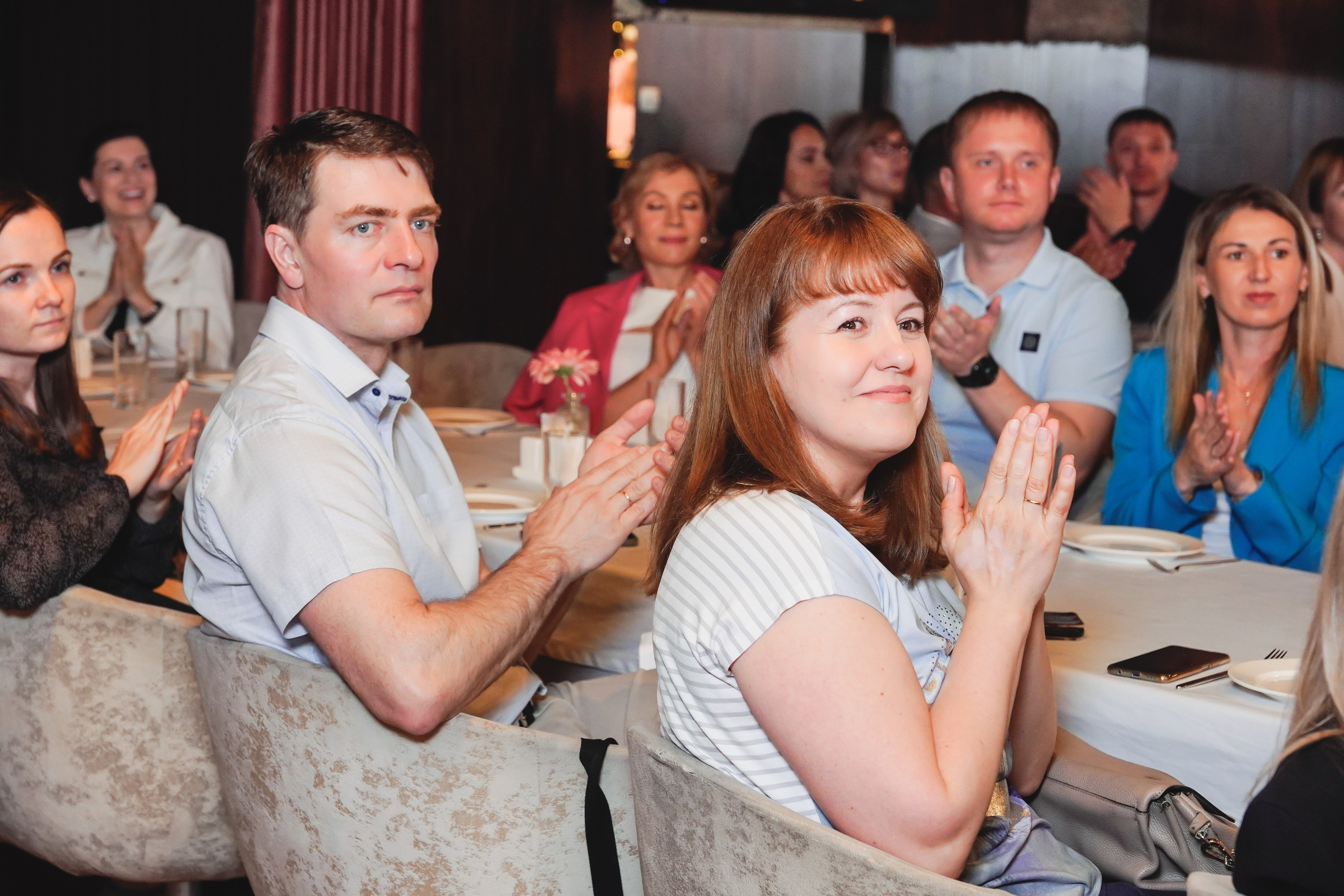 Выпускной. Занимаюсь профессиональной фотографией и живу рядом с Байкалом. Работаю в разных жанрах