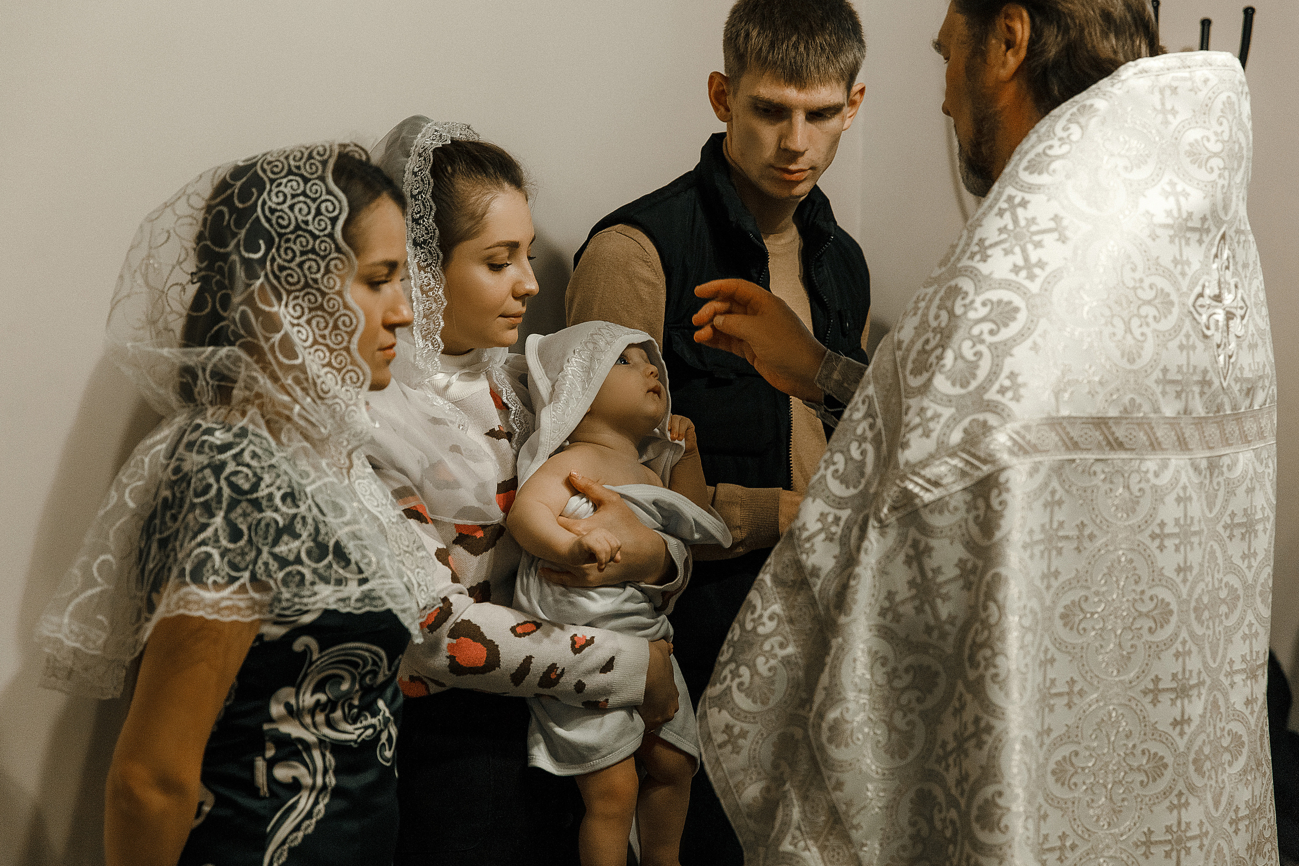 Крещение малышки Ксении в «Духосошественском» соборе. Свадебный и семейный фотограф в Саратове Виолетта Привалова