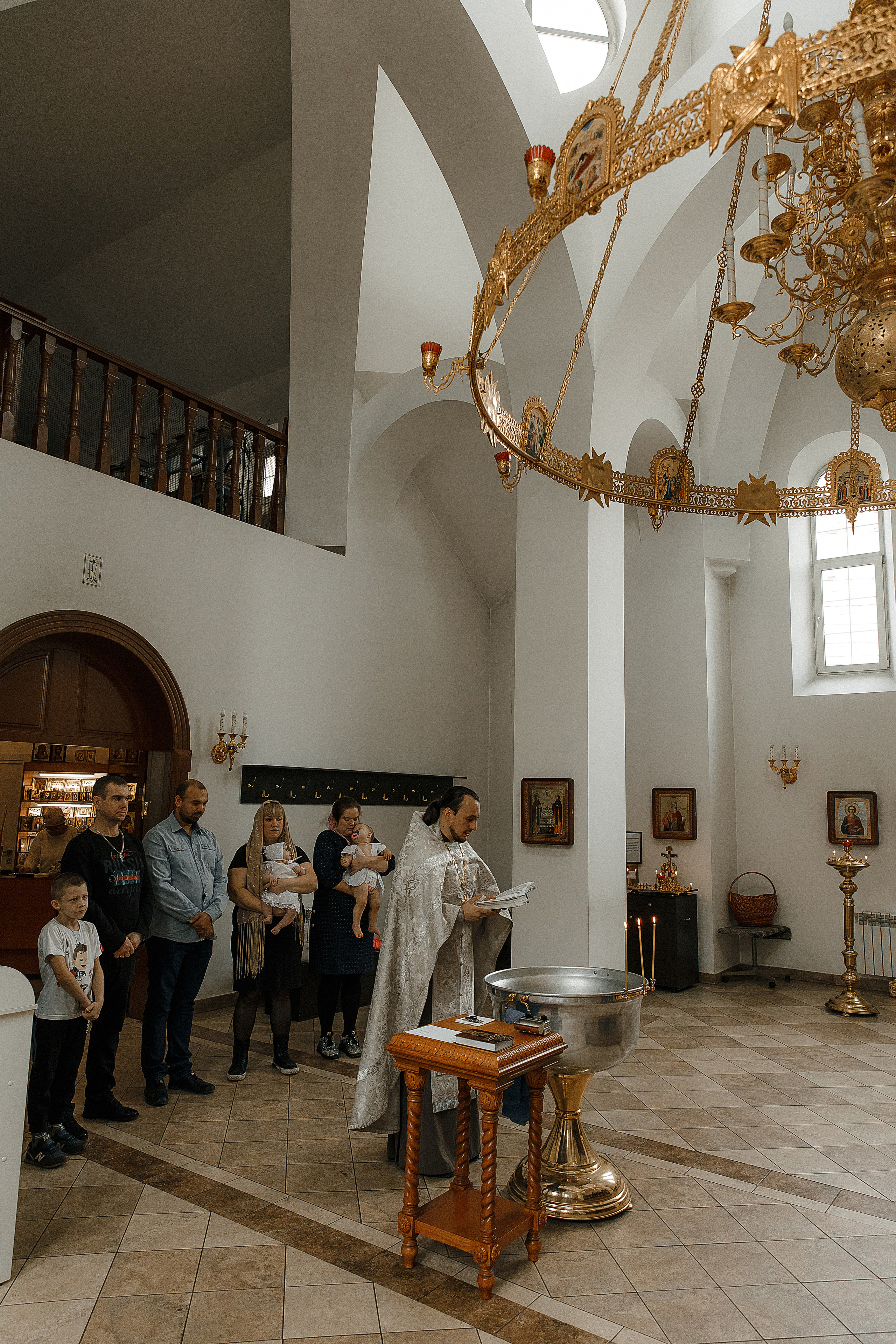 Крещение в Храме в честь иконы Пресвятой Богородицы «Всех скорбящих радость». Свадебный и семейный фотограф в Саратове Виолетта Привалова