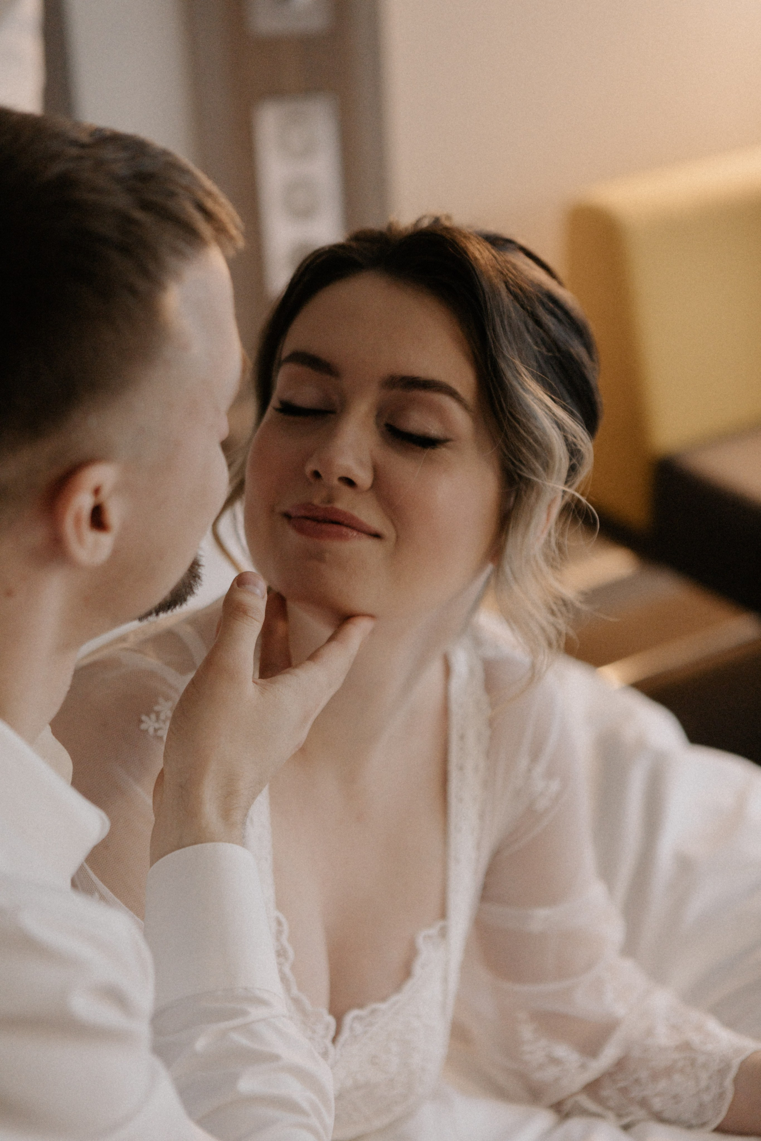 Ксюша и Илья. Утро в отеле роспись в Birds. Свадебный и портретный фотограф в Москве Анастасия Масюк