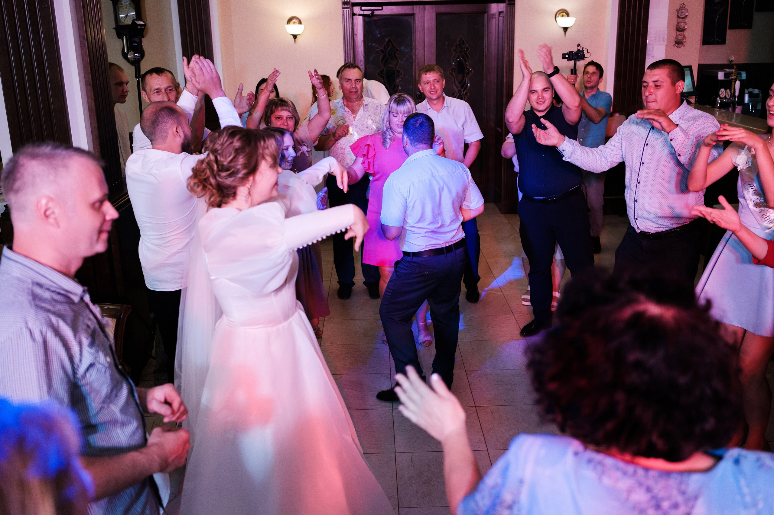 Виктор и Анна. Свадебный фотограф | репортаж | праздники | крещение