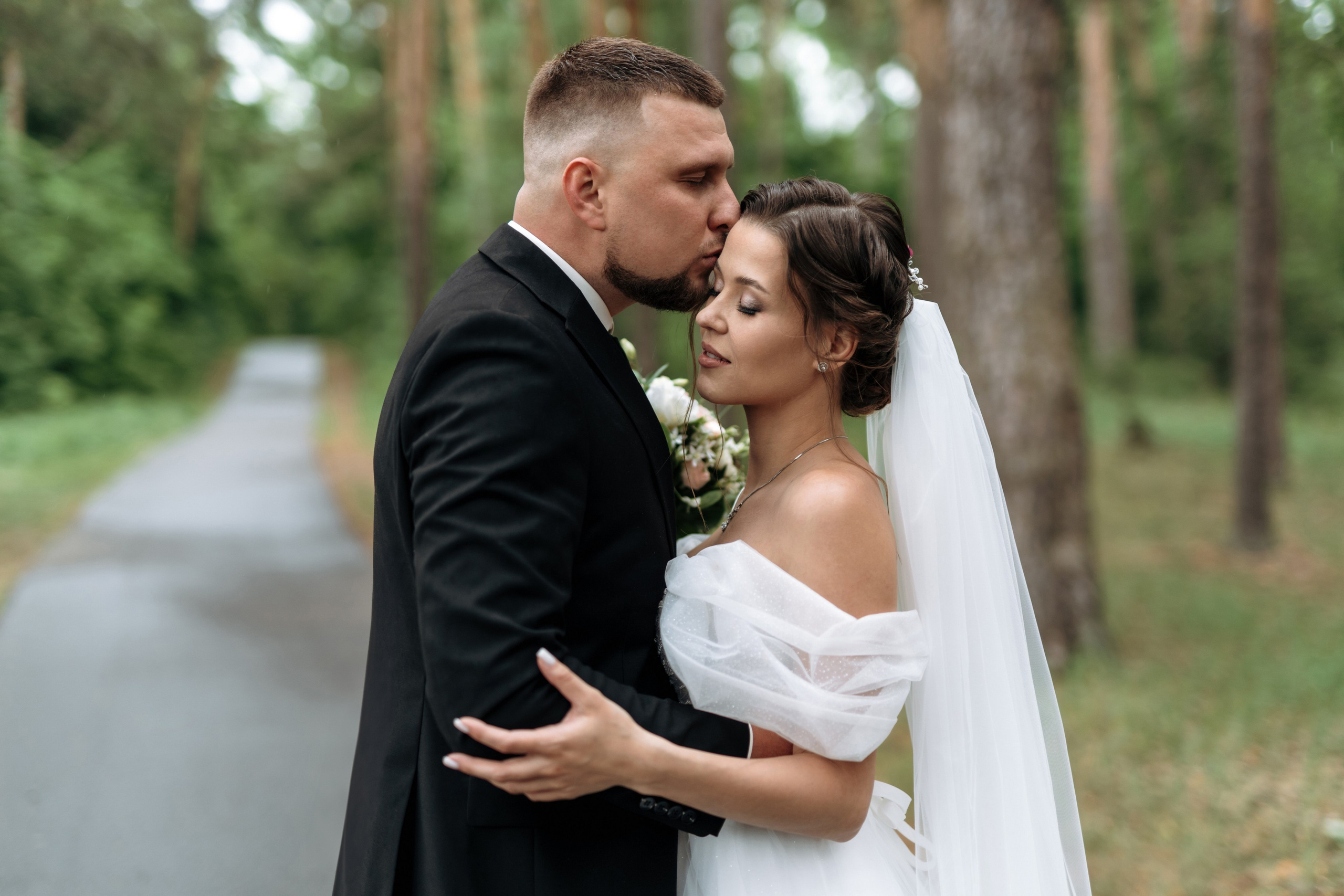 Свадебный день Яны и Максима, прогулка в лесу, Картинная галерея в Тамбове. Свадебный фотограф в Тамбове Павел Четвертков