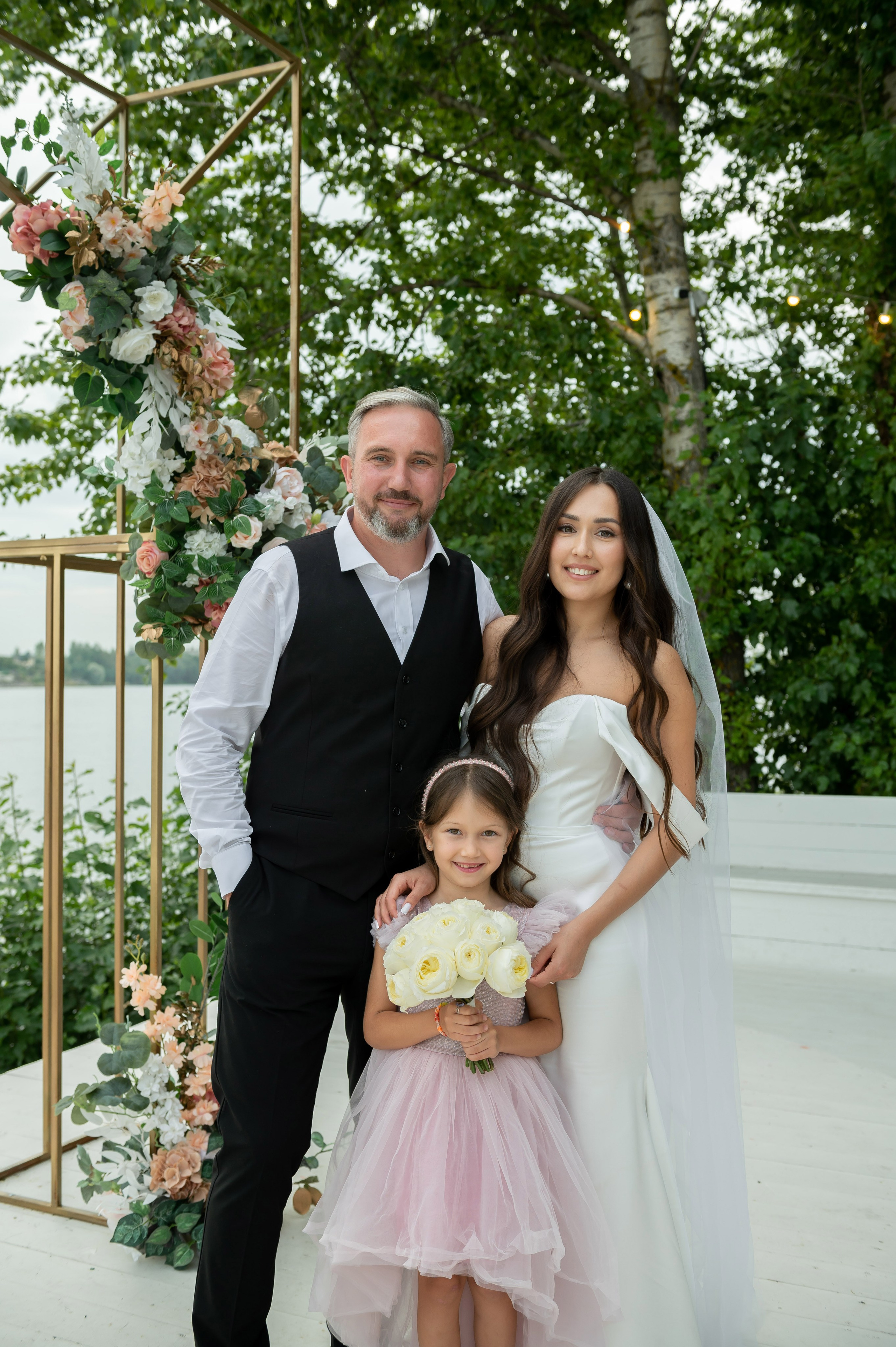 Классическая свадебная фотосессия Аины и Антона по самым красивым местам для свадебной прогулки в Санкт-Петербурге. Портретный, семейный и свадебный фотограф в Санкт-Петербурге и в Пушкине Ширяев Денис