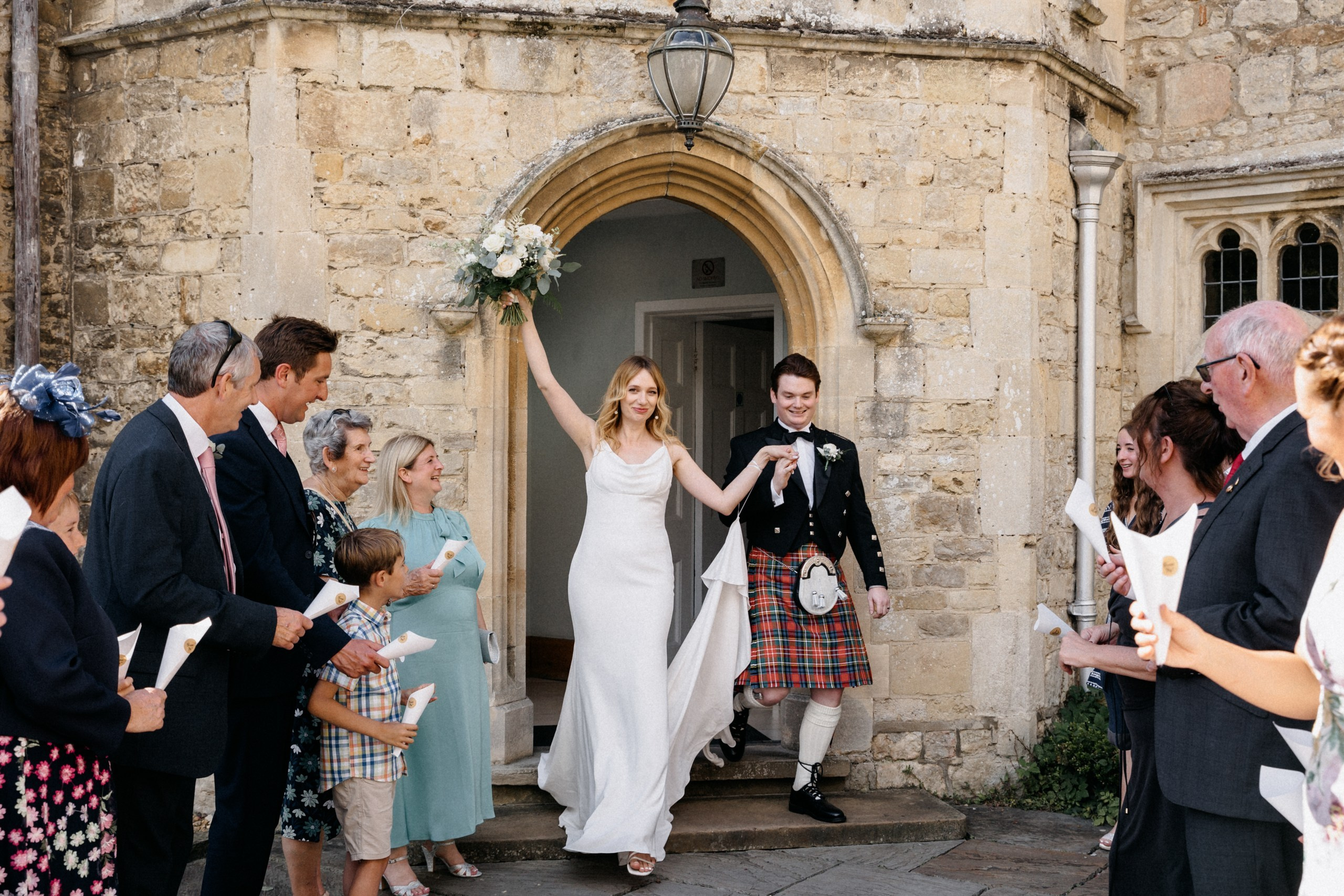 Ana & Tom Wedding at Notley Abbey. Moments Catchers — Wedding Photography & Video Duo in London