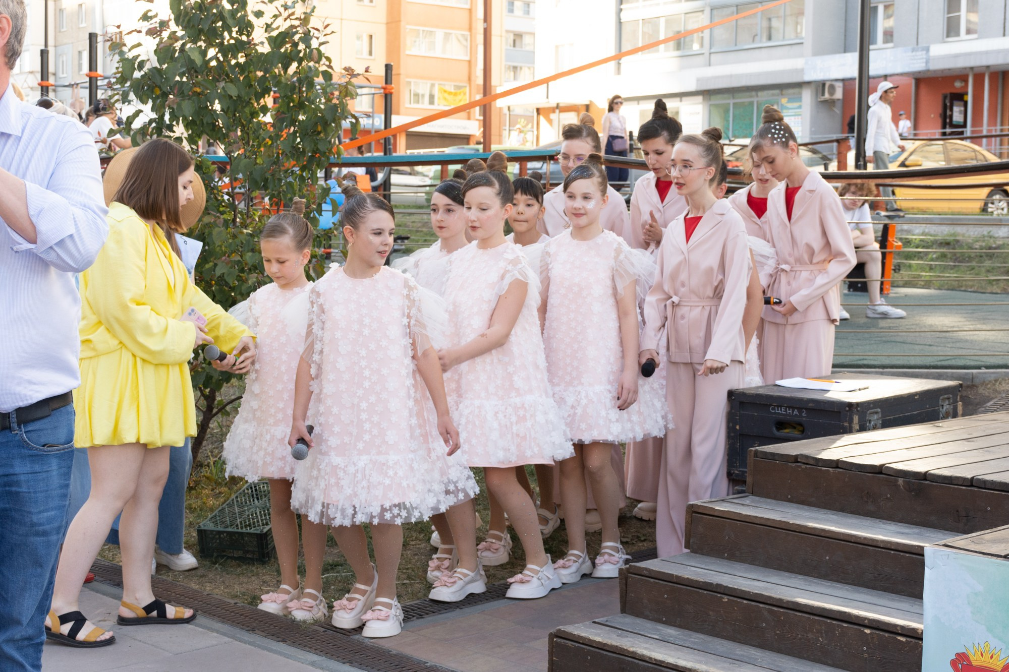 Фестиваль современного исполнительского искусства (Сквер Академ Риверсайд). Фотограф Максим Буряк