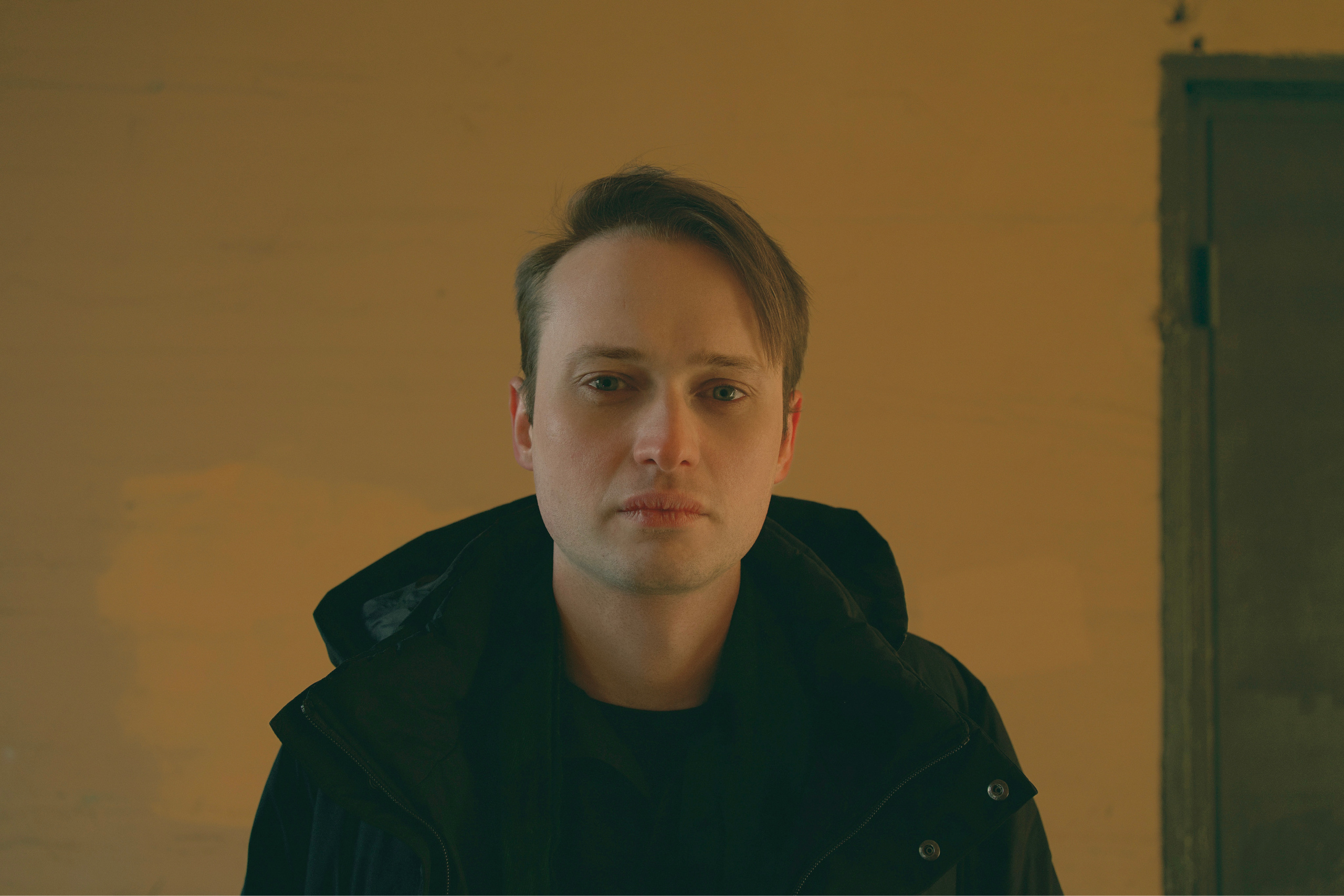 В кадре: писатель. Творческие фотосессии в Москве. Фотоальбом лидера группы ЯЛО