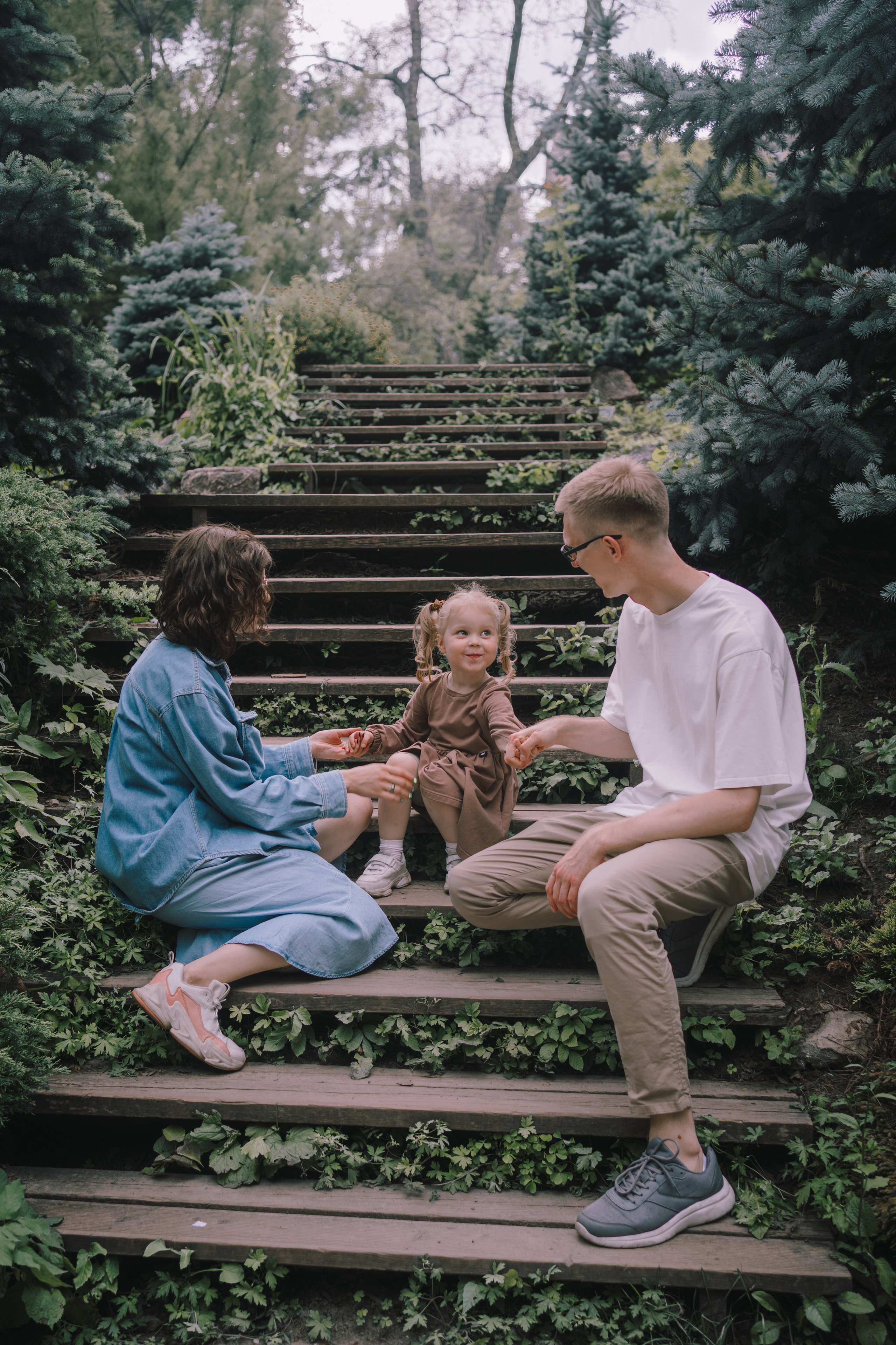 Семейная фотопрогулка. Творческие фотосессии в Москве. Фотоальбом лидера группы ЯЛО