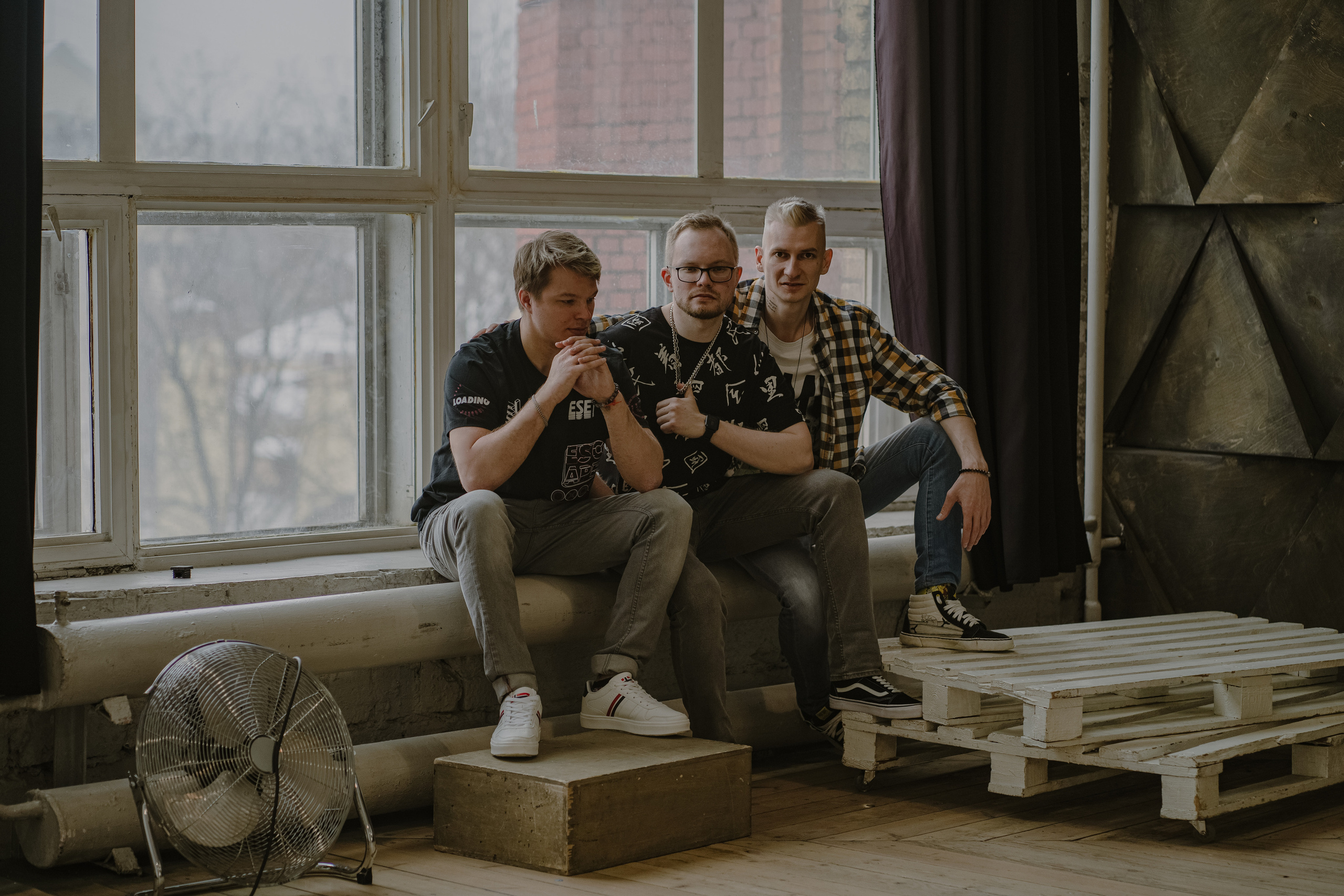 Под небом. Промо альбома. Творческие фотосессии в Москве. Фотоальбом лидера группы ЯЛО