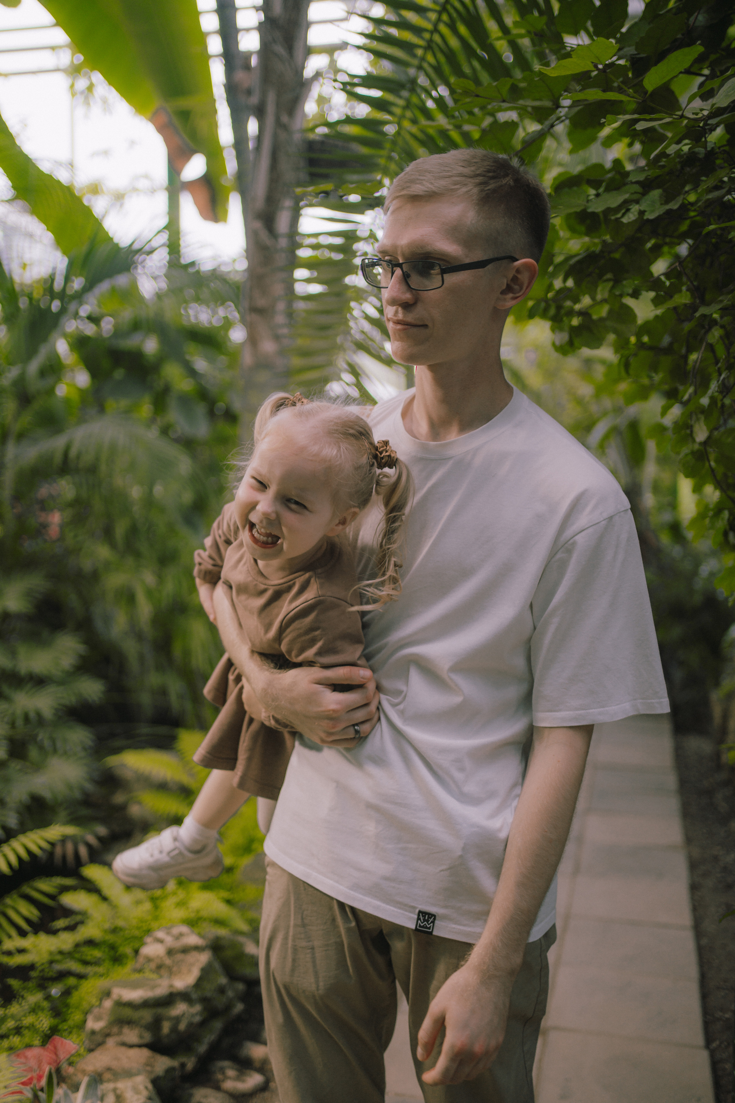 Семейная фотопрогулка. Творческие фотосессии в Москве. Фотоальбом лидера группы ЯЛО