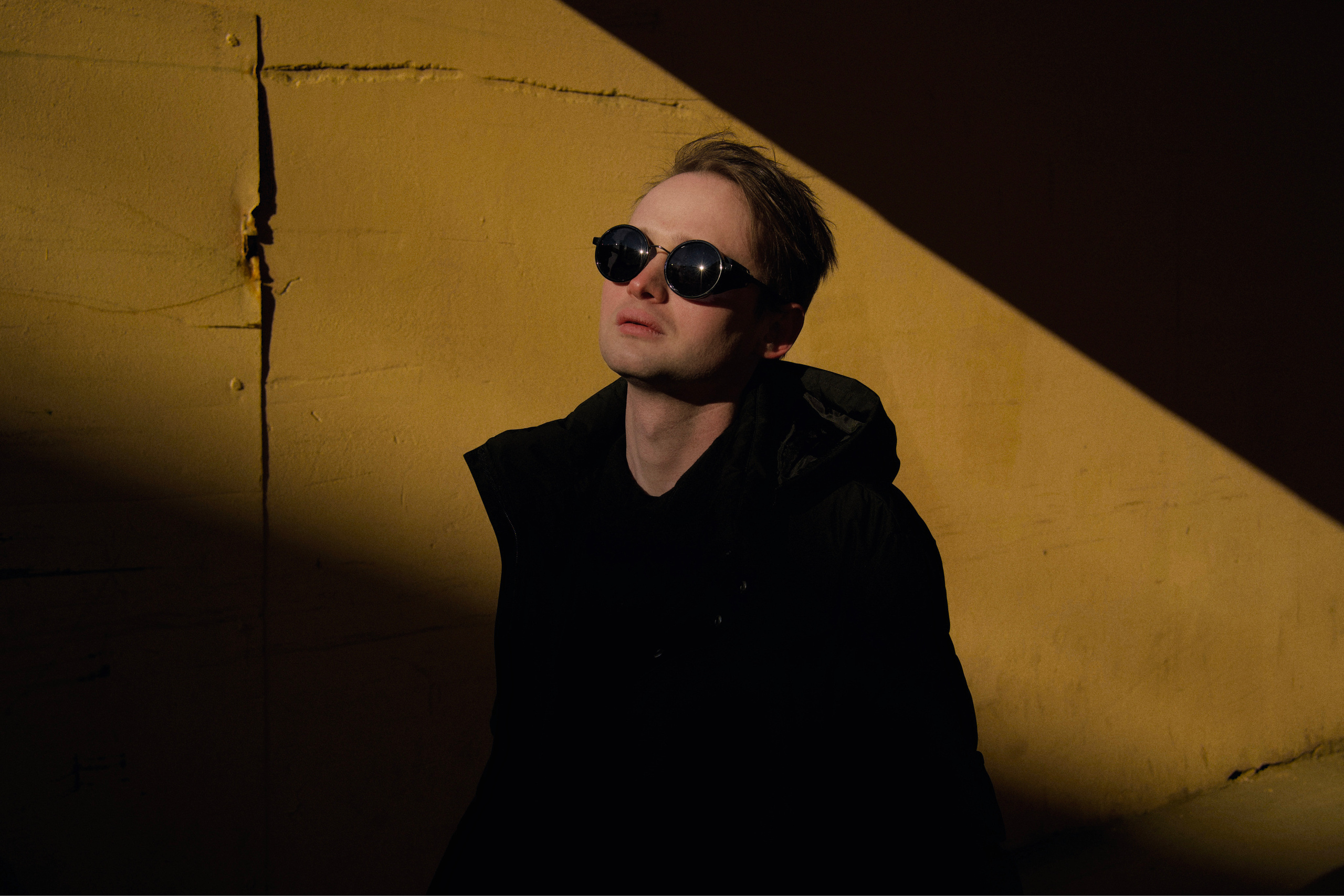 В кадре: писатель. Творческие фотосессии в Москве. Фотоальбом лидера группы ЯЛО