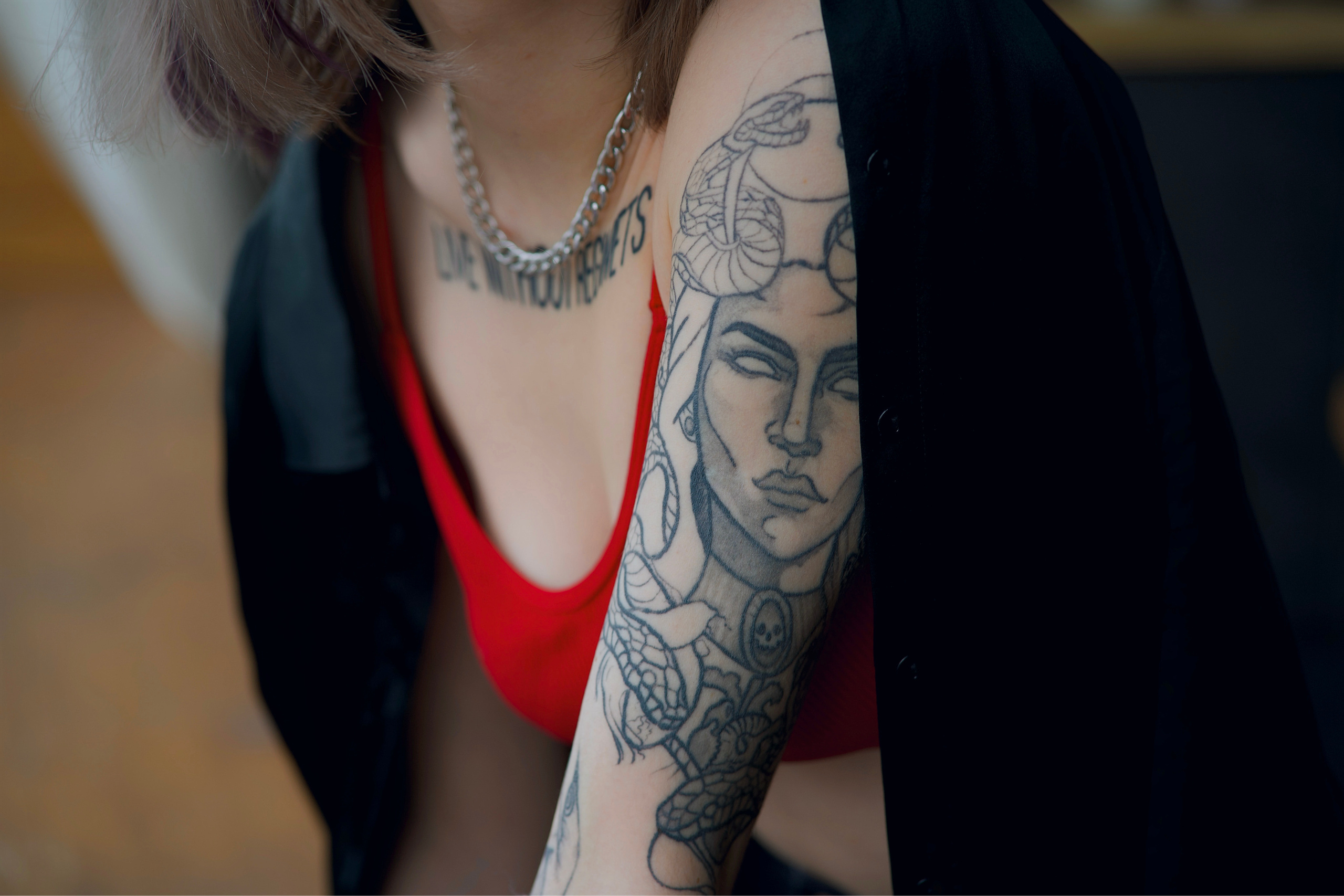 В кадре: визажист. Творческие фотосессии в Москве. Фотоальбом лидера группы ЯЛО