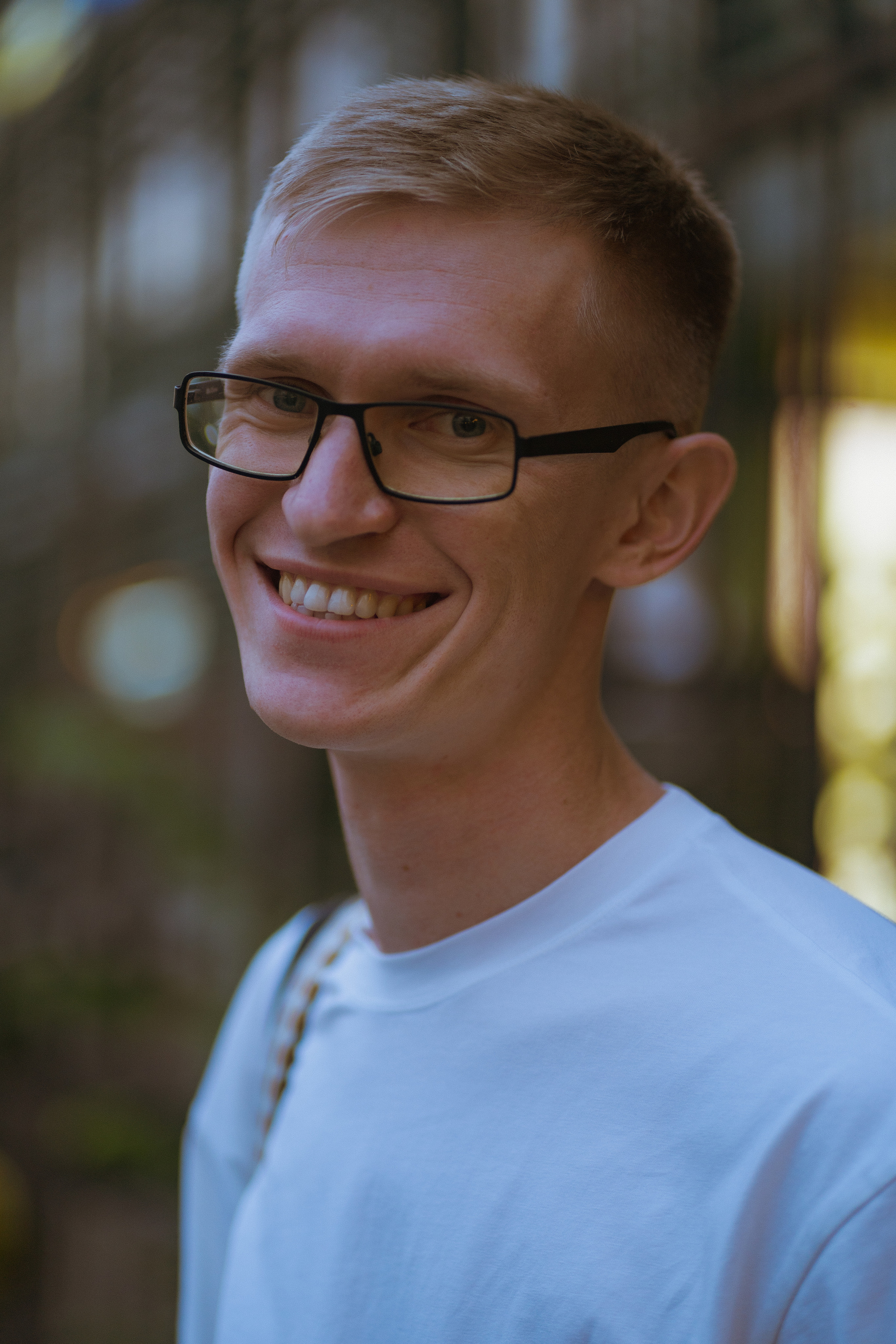 В кадре: поэт. Творческие фотосессии в Москве. Фотоальбом лидера группы ЯЛО