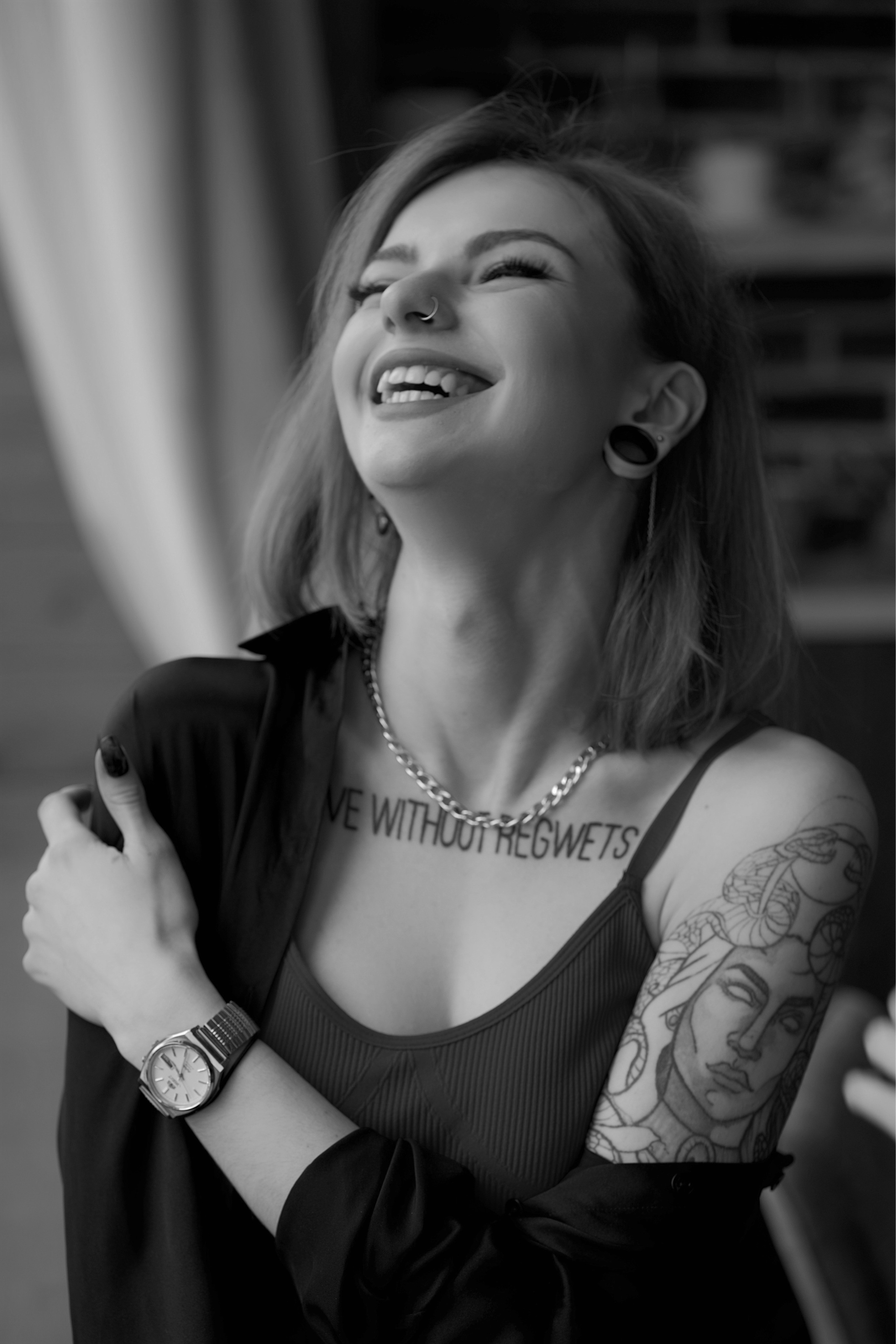 В кадре: визажист. Творческие фотосессии в Москве. Фотоальбом лидера группы ЯЛО