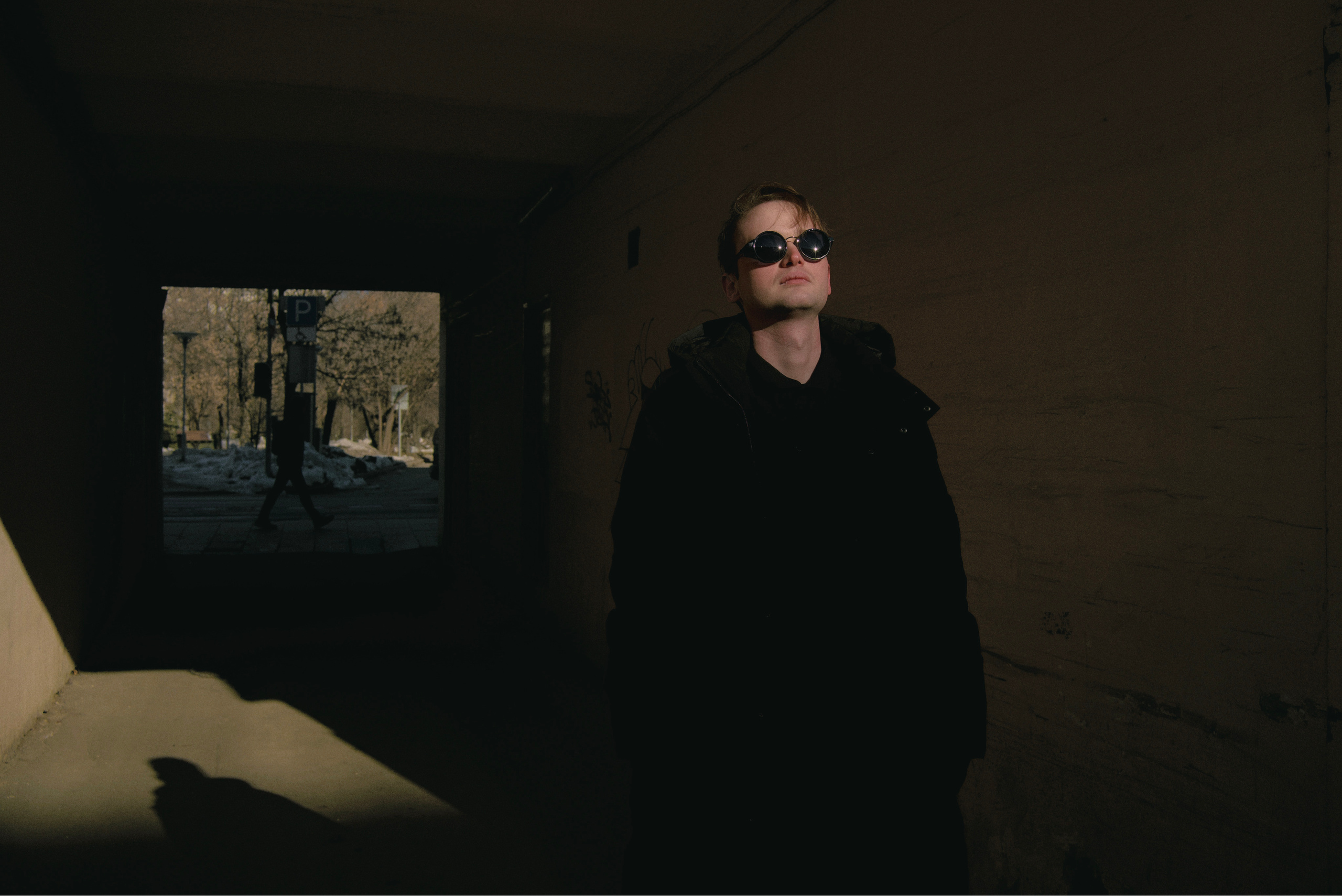 В кадре: писатель. Творческие фотосессии в Москве. Фотоальбом лидера группы ЯЛО