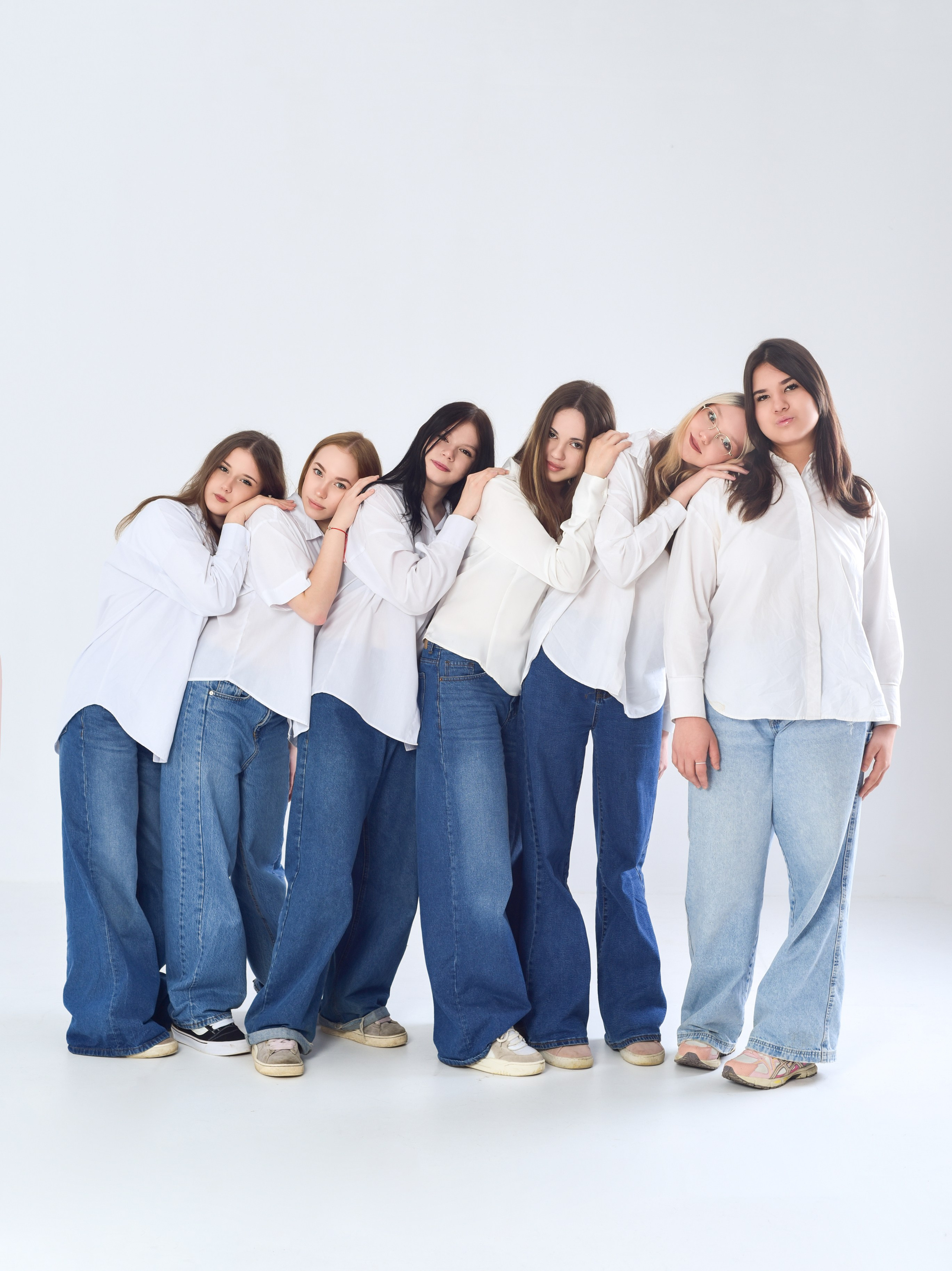 Альбом на окончание школы 9 и 11 класс «Взрывной». Выпускные альбомы в Тюмени для школ, садов, вузов спортивных секций