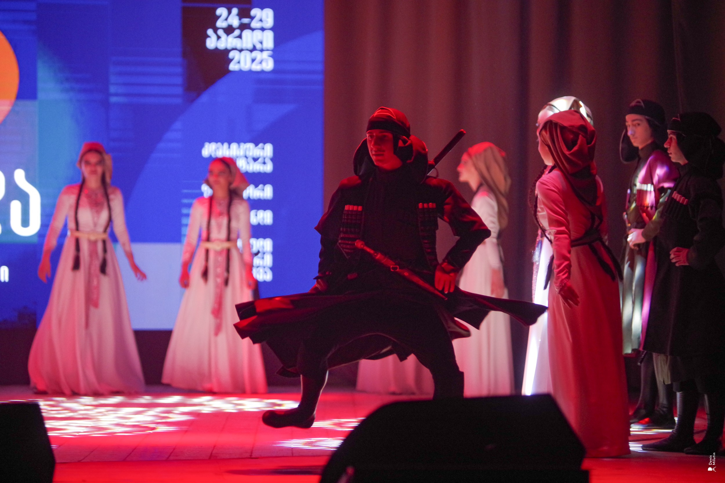 Танцы в Хоби. Портретный фотограф Денис Милютин