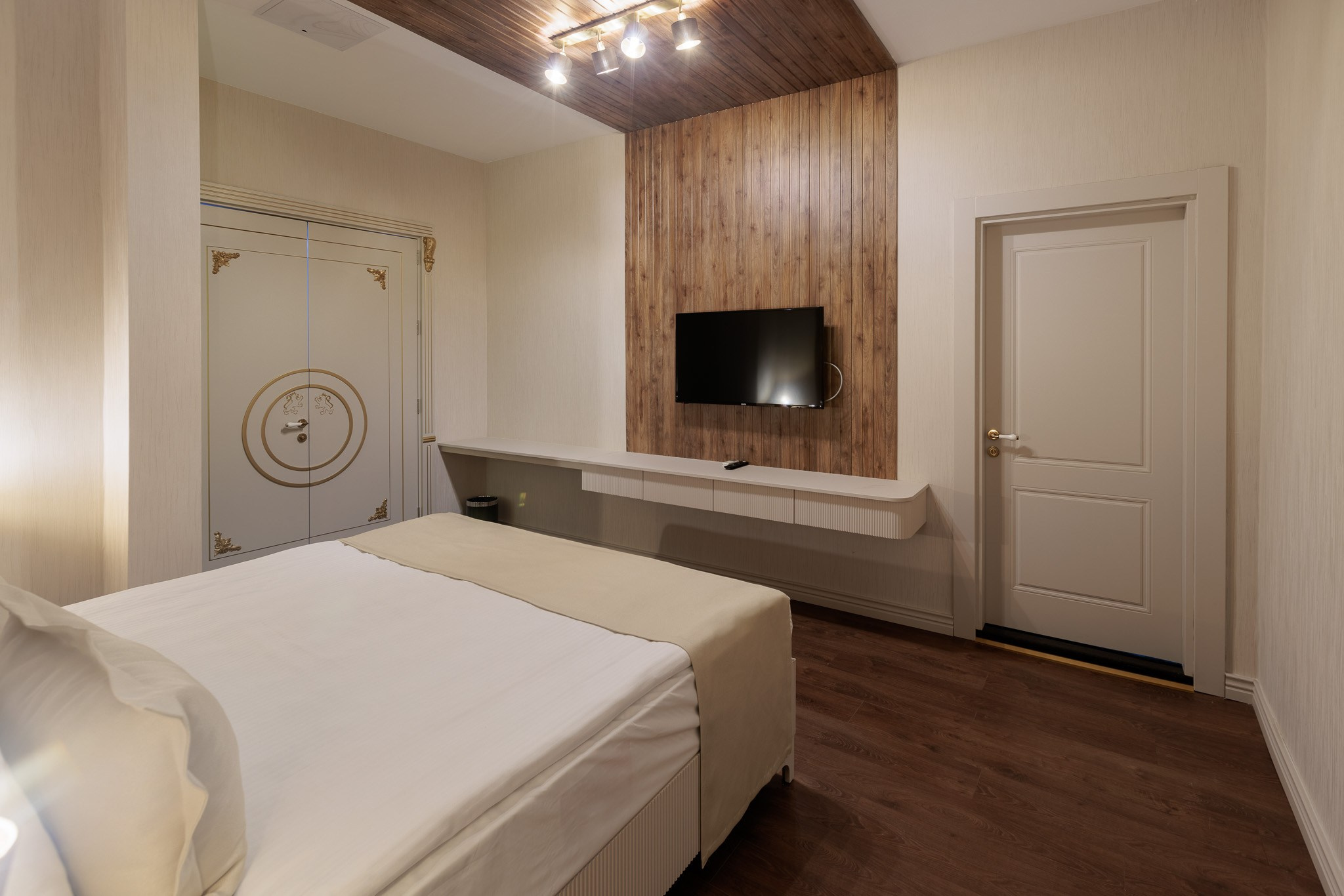 SKY TOWER (METRO CITY). Режиссёр, клипмейкер, фотограф — Андрей Охота