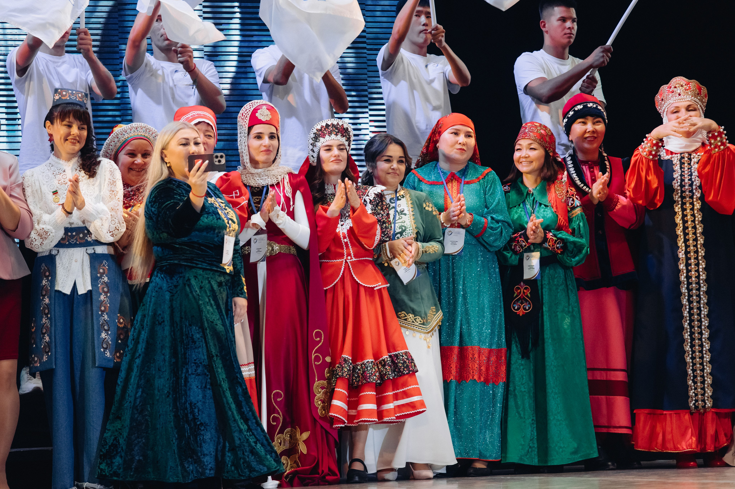 Лучший учитель родного языка и литературы 2025. Свадебный и семейный фотограф в Улан-Удэ