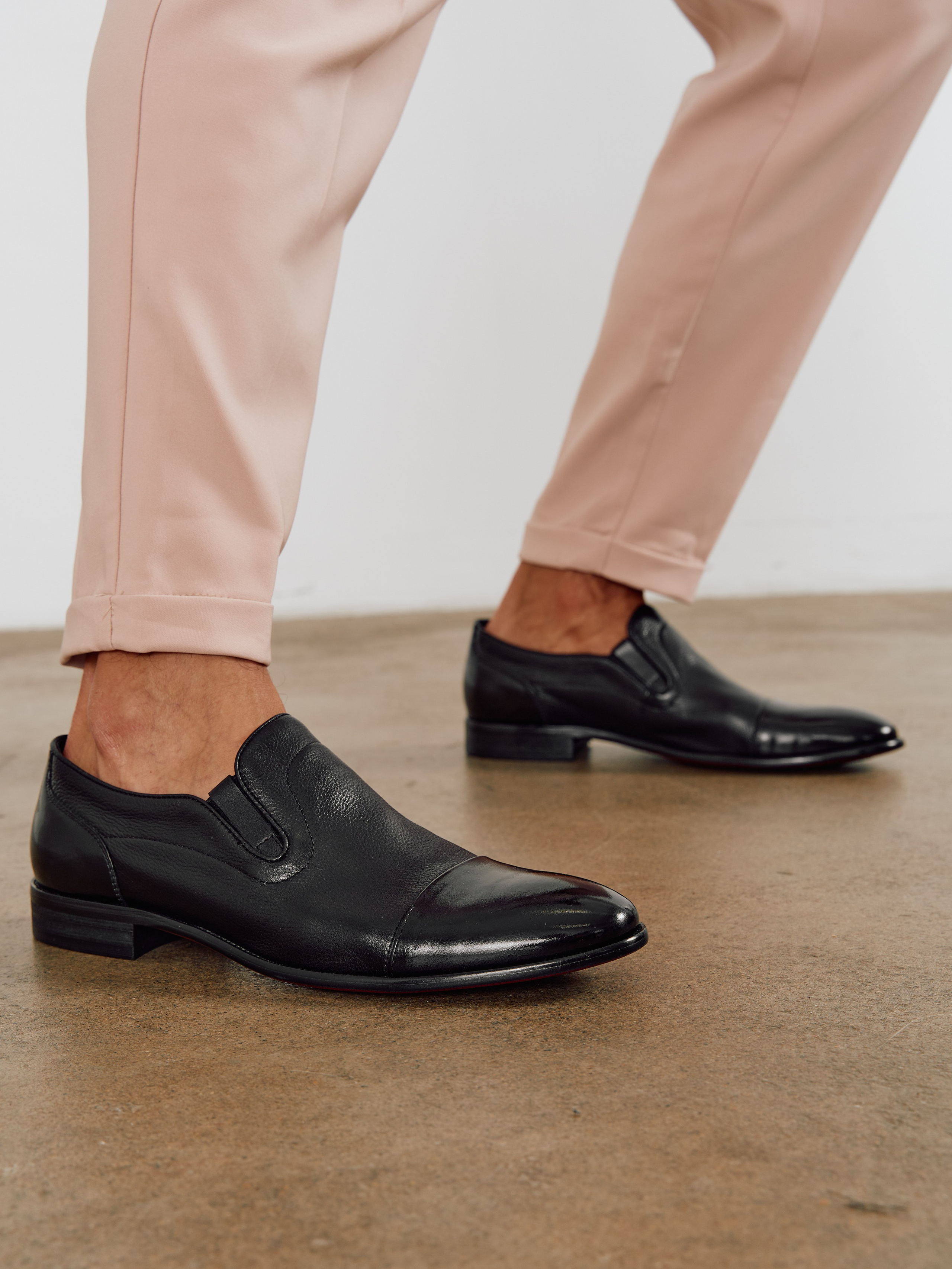 Обувь. Фотограф для маркетплейсов в Москве