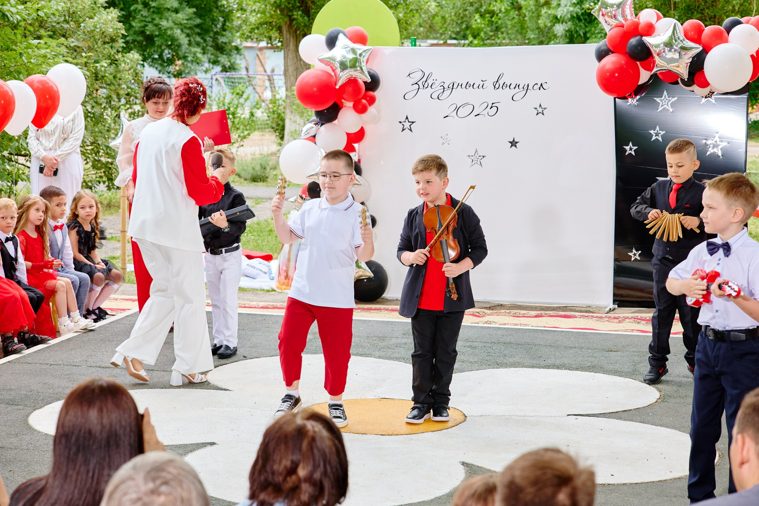 Выпускной 45 сад. Фотограф Выпускные альбомы Таганрог Сергей Коробченко