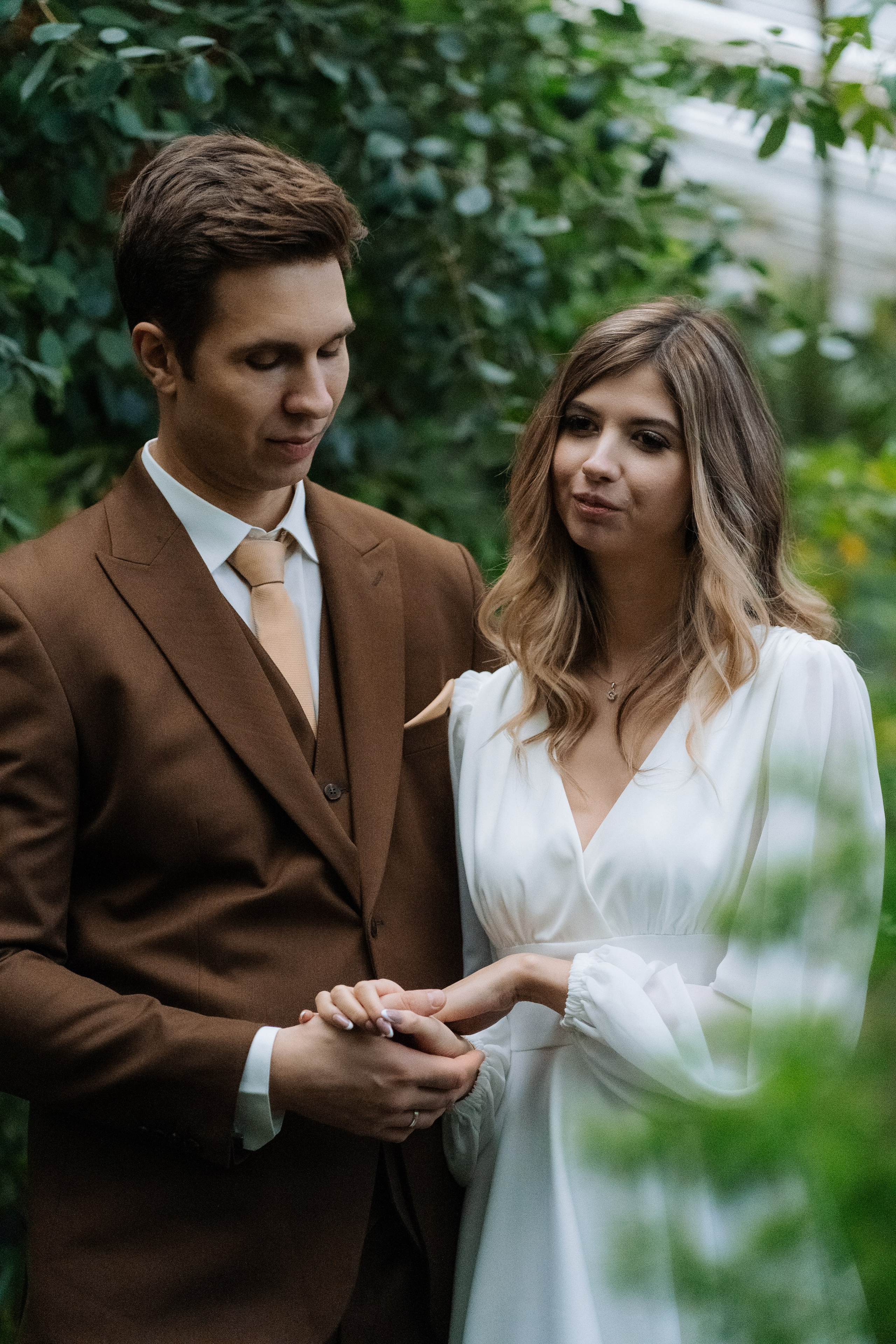 Свадебная фотосессия в оранжерее, Москва. Свадебный фотограф в Москве Анна Полушина