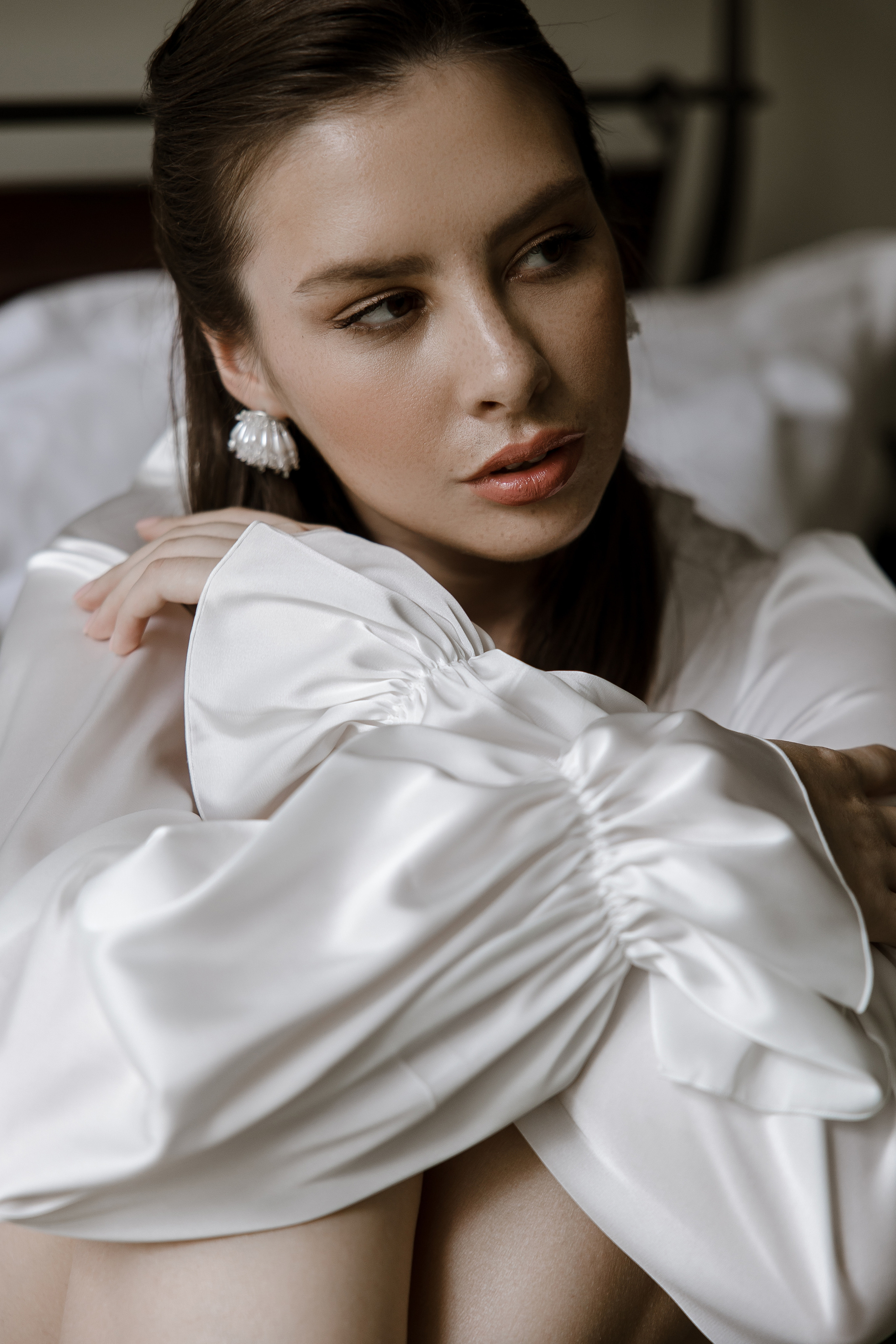 Утро невесты в историческом номере отеля. Свадебный и семейный фотограф в Самаре и Тольятти | Елена Топанцева