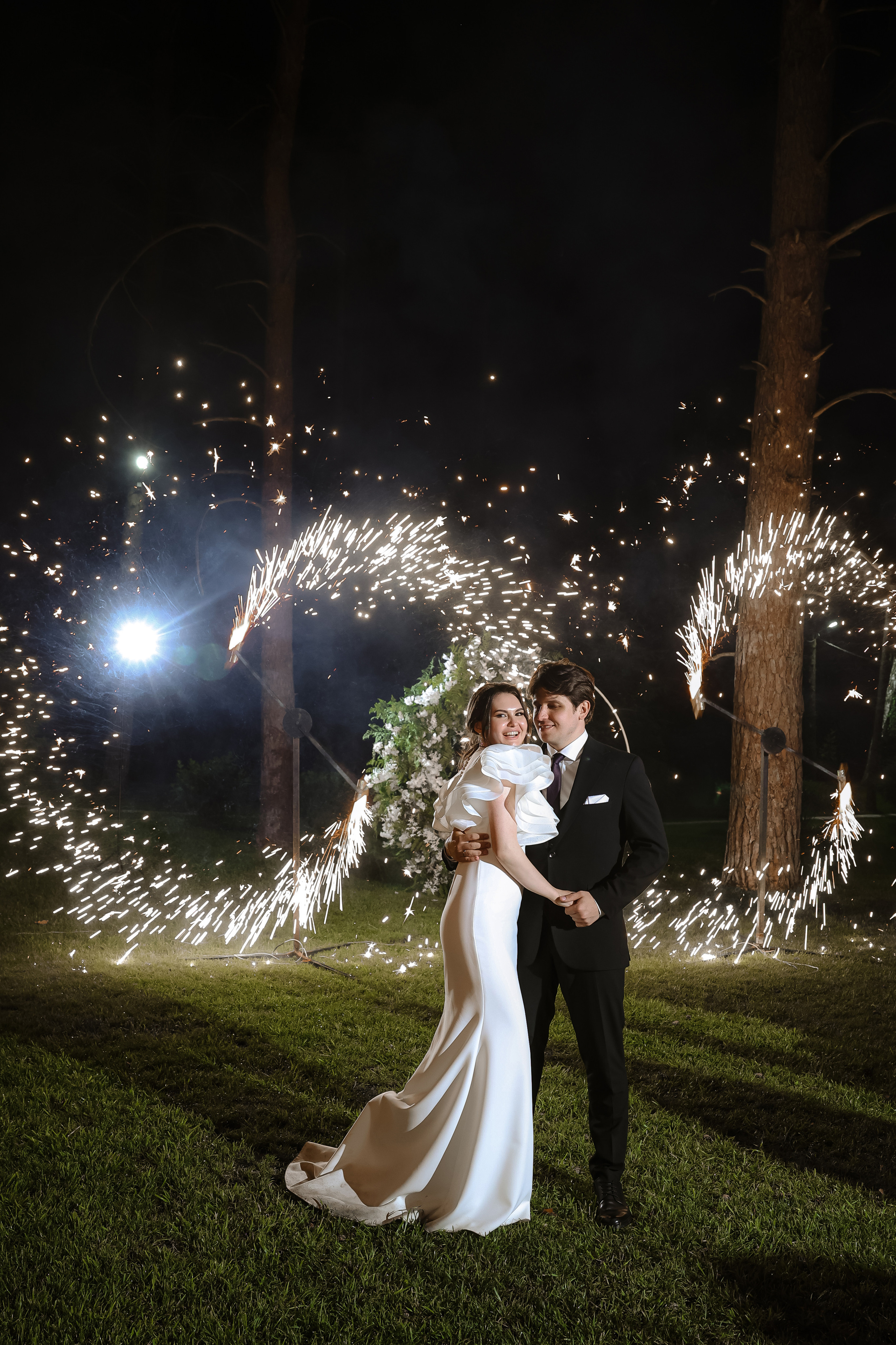 Свадебная фотосессия очень позитивной пары в Тольятти. Свадебный и семейный фотограф в Самаре и Тольятти | Елена Топанцева