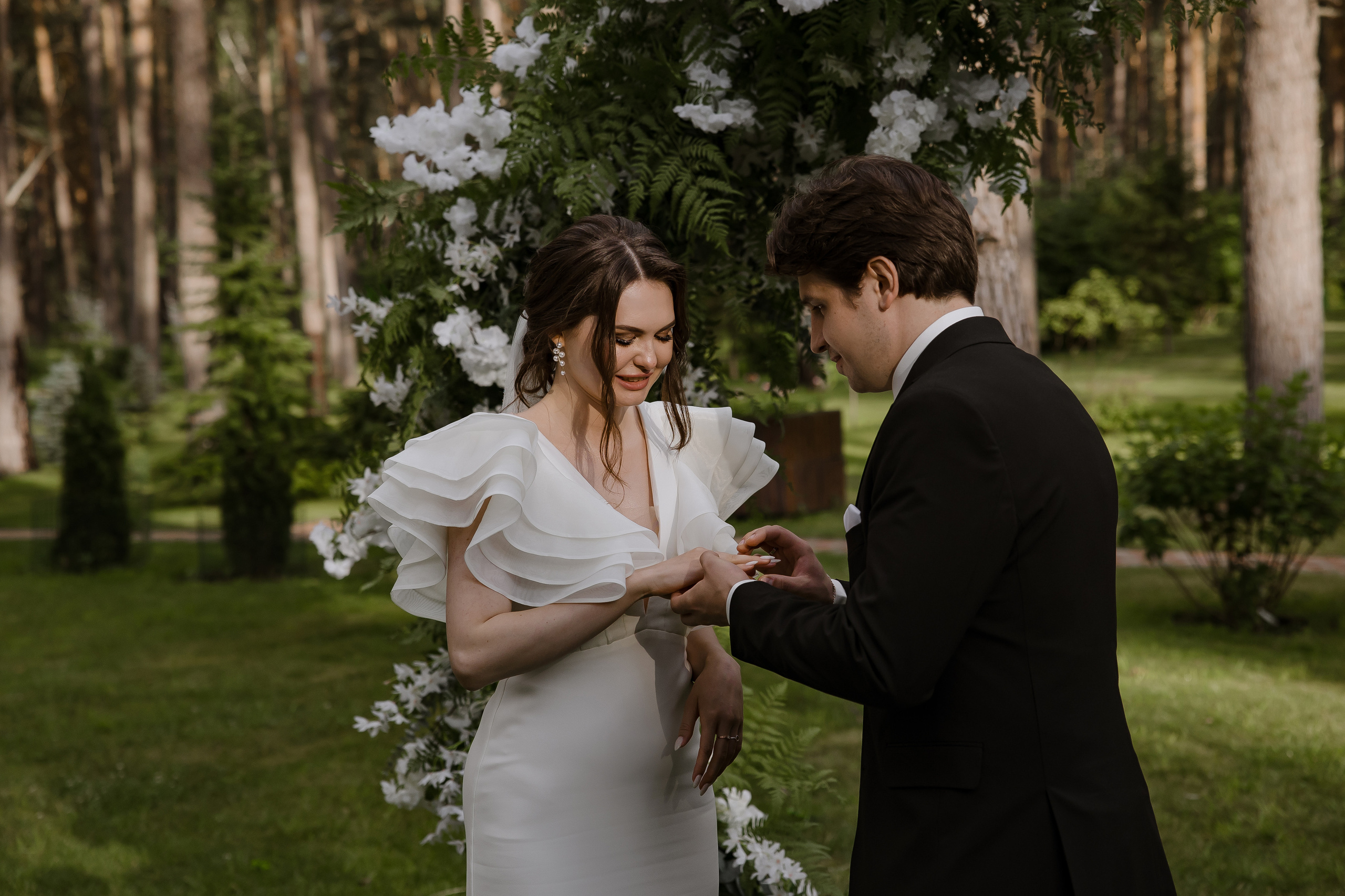 Свадебная фотосессия очень позитивной пары в Тольятти. Свадебный и семейный фотограф в Самаре и Тольятти | Елена Топанцева