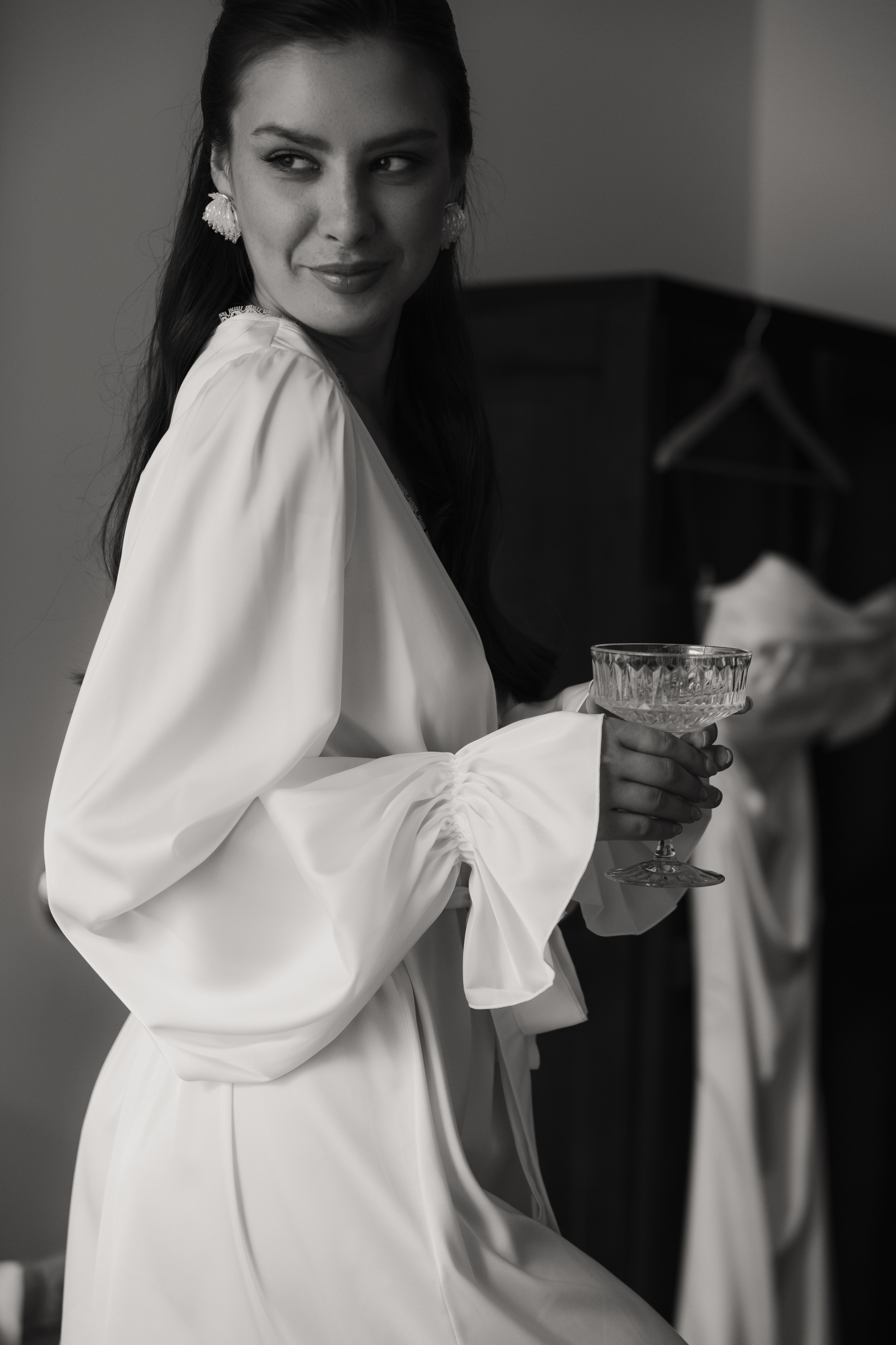 Утро невесты в историческом номере отеля. Свадебный и семейный фотограф в Самаре и Тольятти | Елена Топанцева