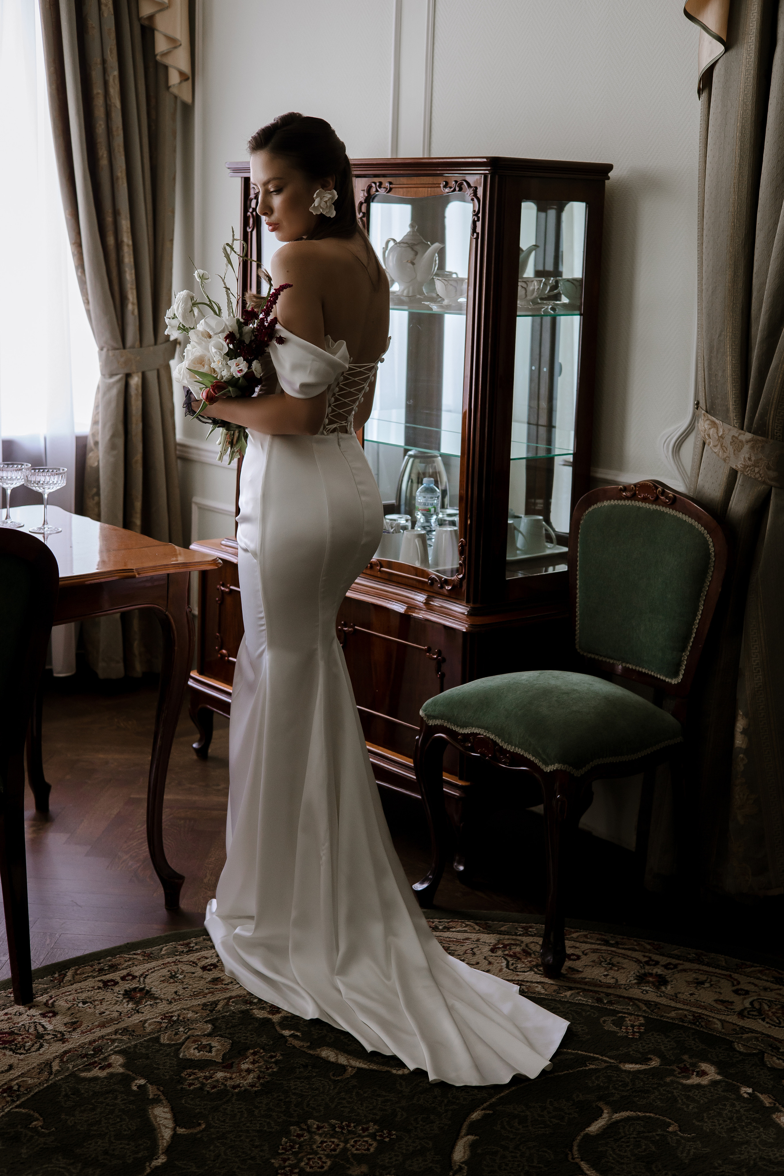 Утро невесты в историческом номере отеля. Свадебный и семейный фотограф в Самаре и Тольятти | Елена Топанцева