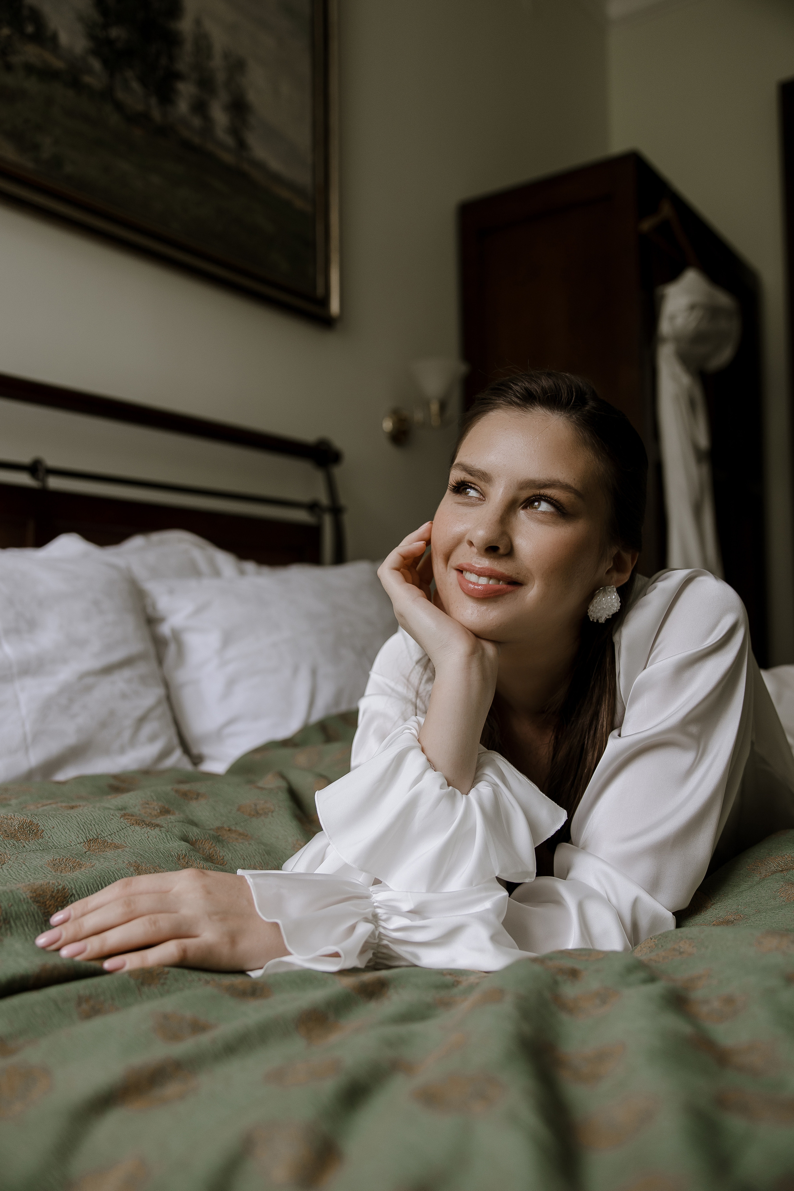 Утро невесты в историческом номере отеля. Свадебный и семейный фотограф в Самаре и Тольятти | Елена Топанцева