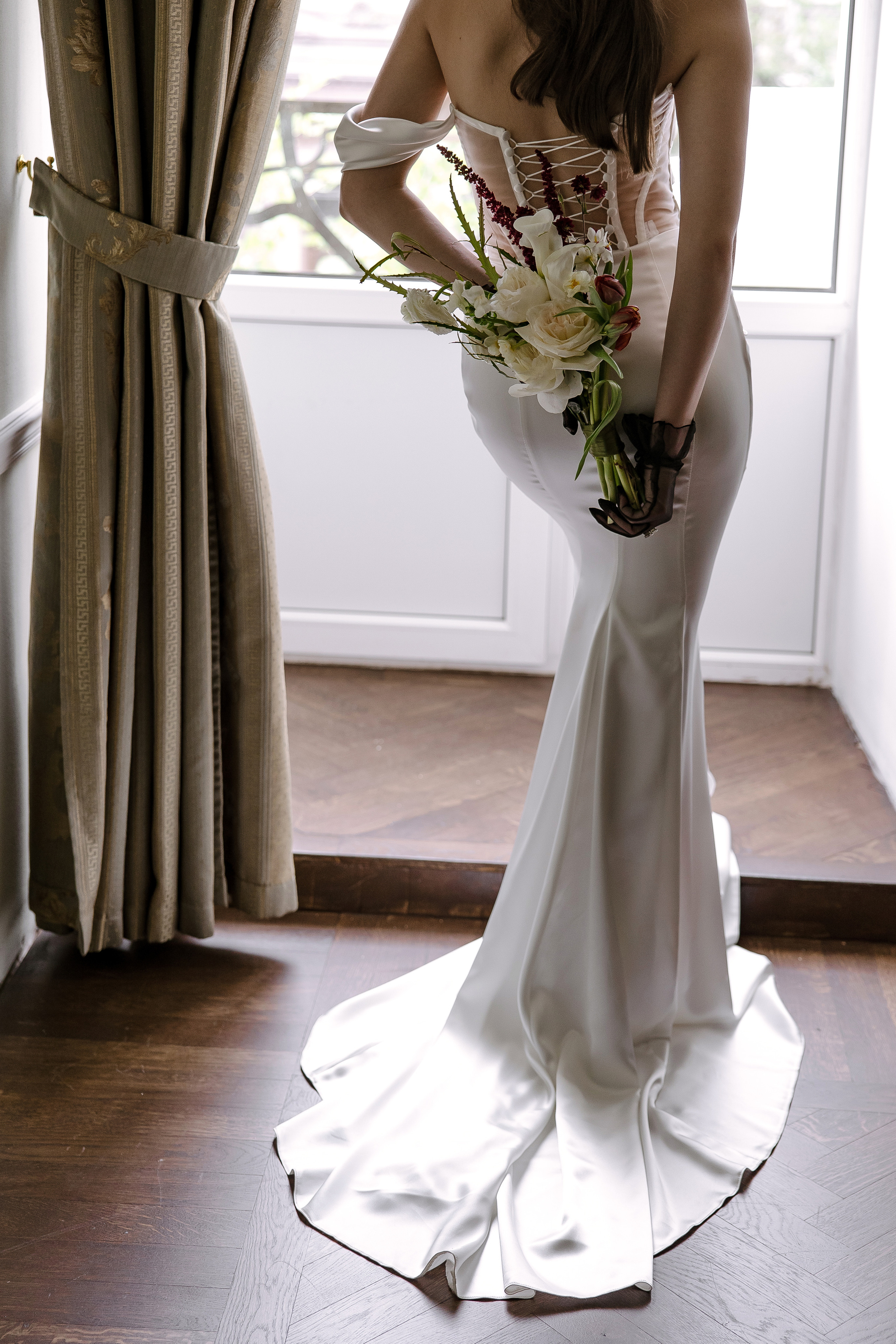 Утро невесты в историческом номере отеля. Свадебный и семейный фотограф в Самаре и Тольятти | Елена Топанцева