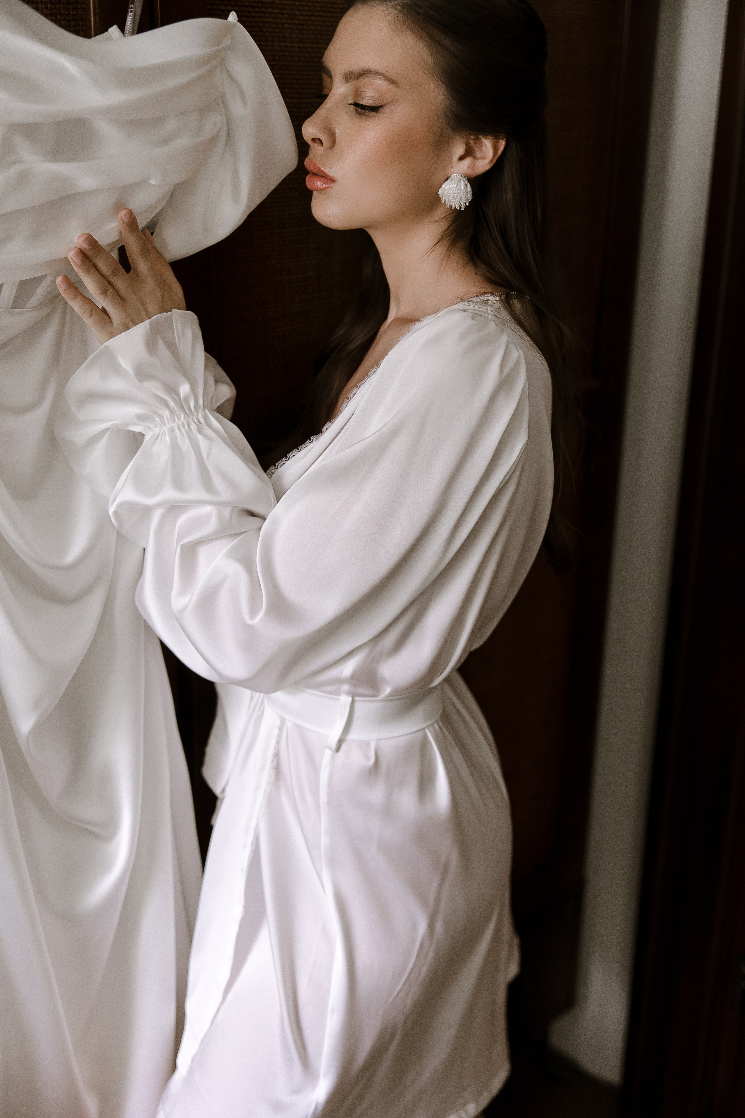 Утро невесты в историческом номере отеля. Свадебный и семейный фотограф в Самаре и Тольятти | Елена Топанцева