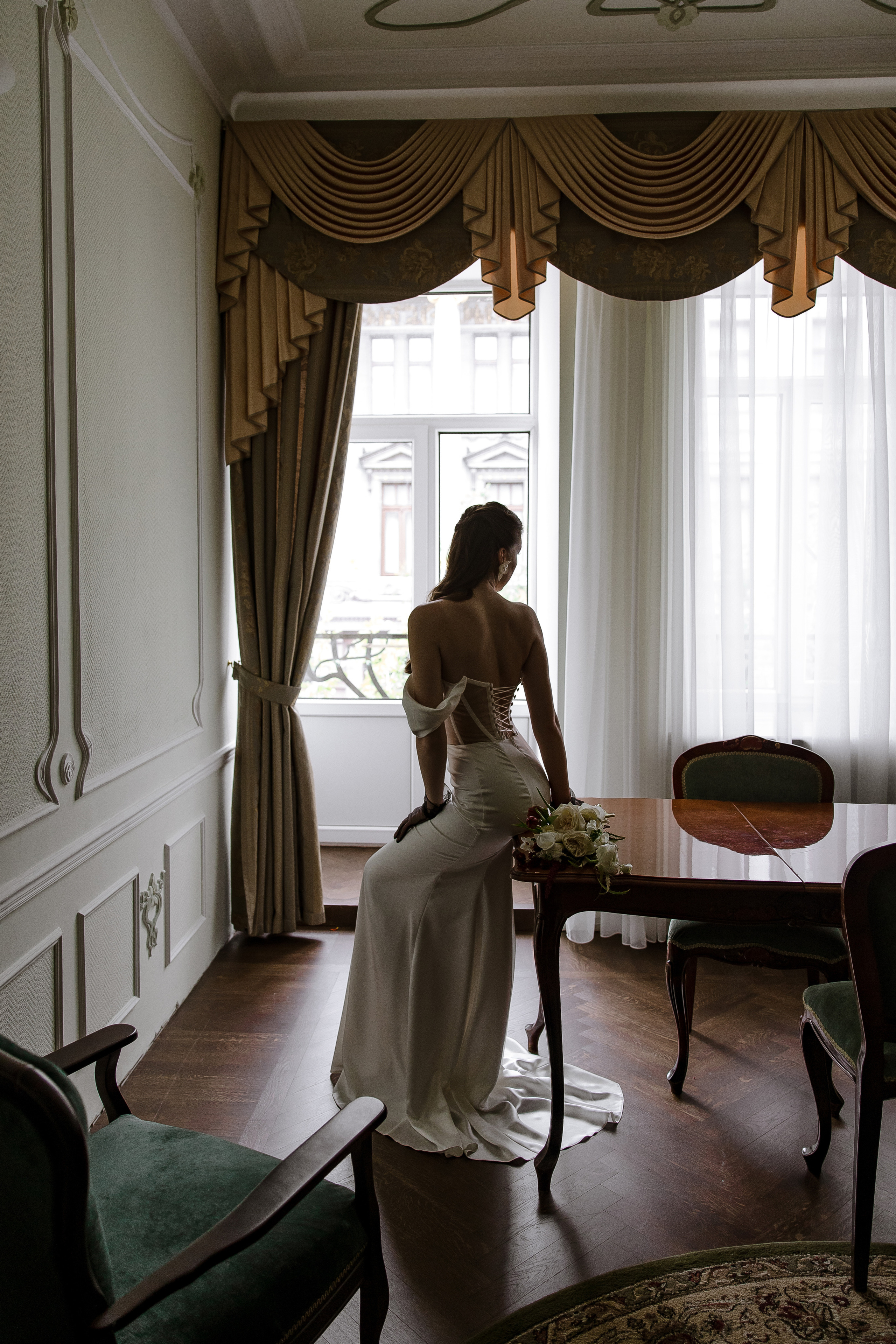 Утро невесты в историческом номере отеля. Свадебный и семейный фотограф в Самаре и Тольятти | Елена Топанцева