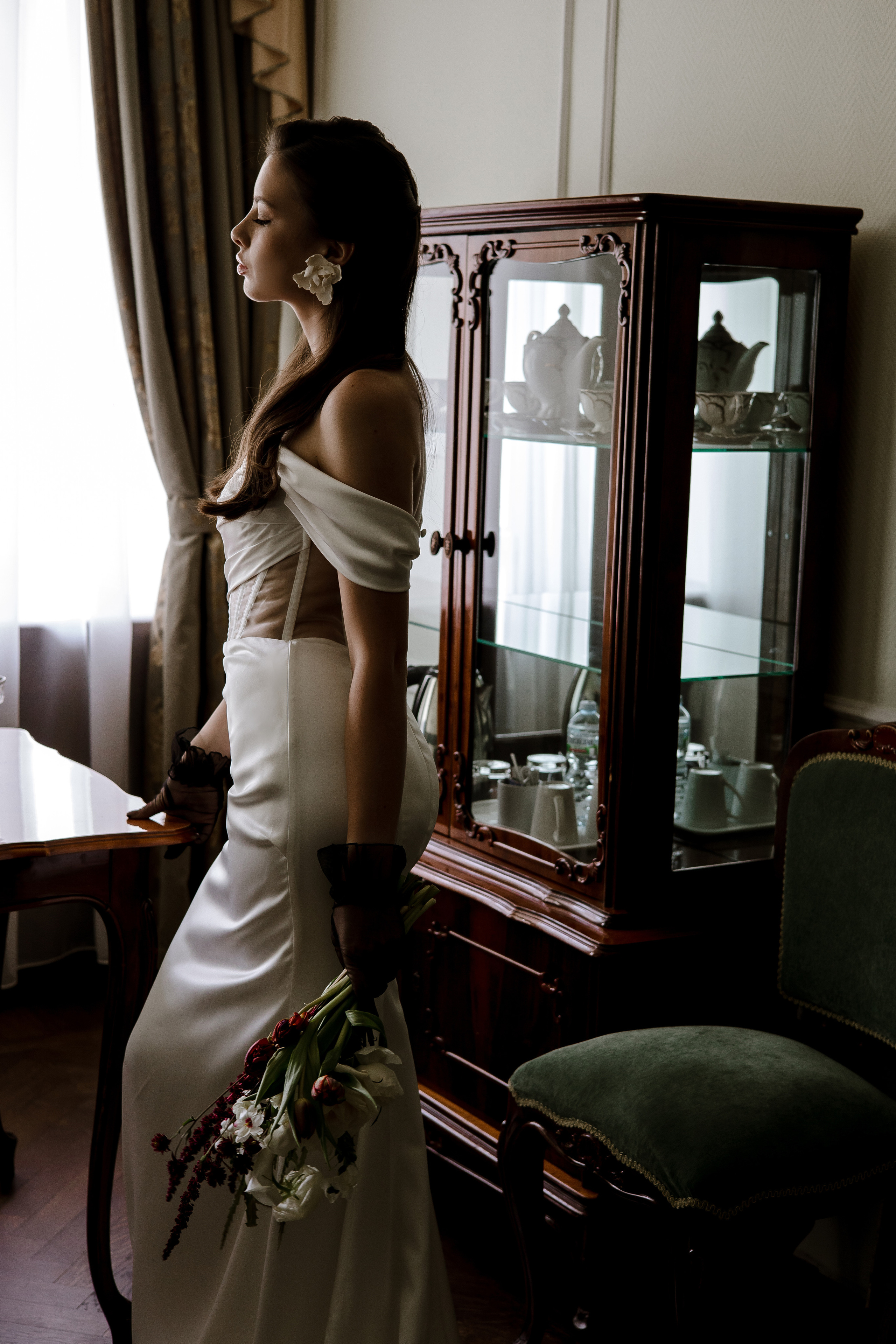 Утро невесты в историческом номере отеля. Свадебный и семейный фотограф в Самаре и Тольятти | Елена Топанцева