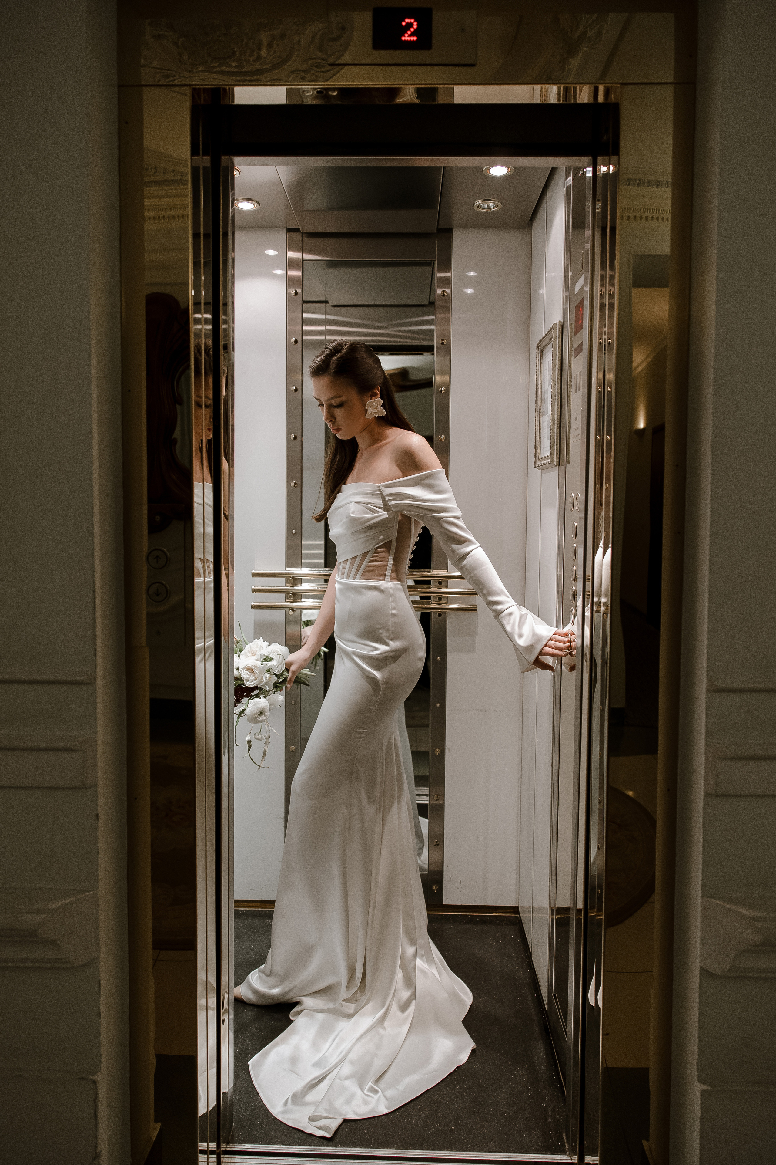 Утро невесты в историческом номере отеля. Свадебный и семейный фотограф в Самаре и Тольятти | Елена Топанцева