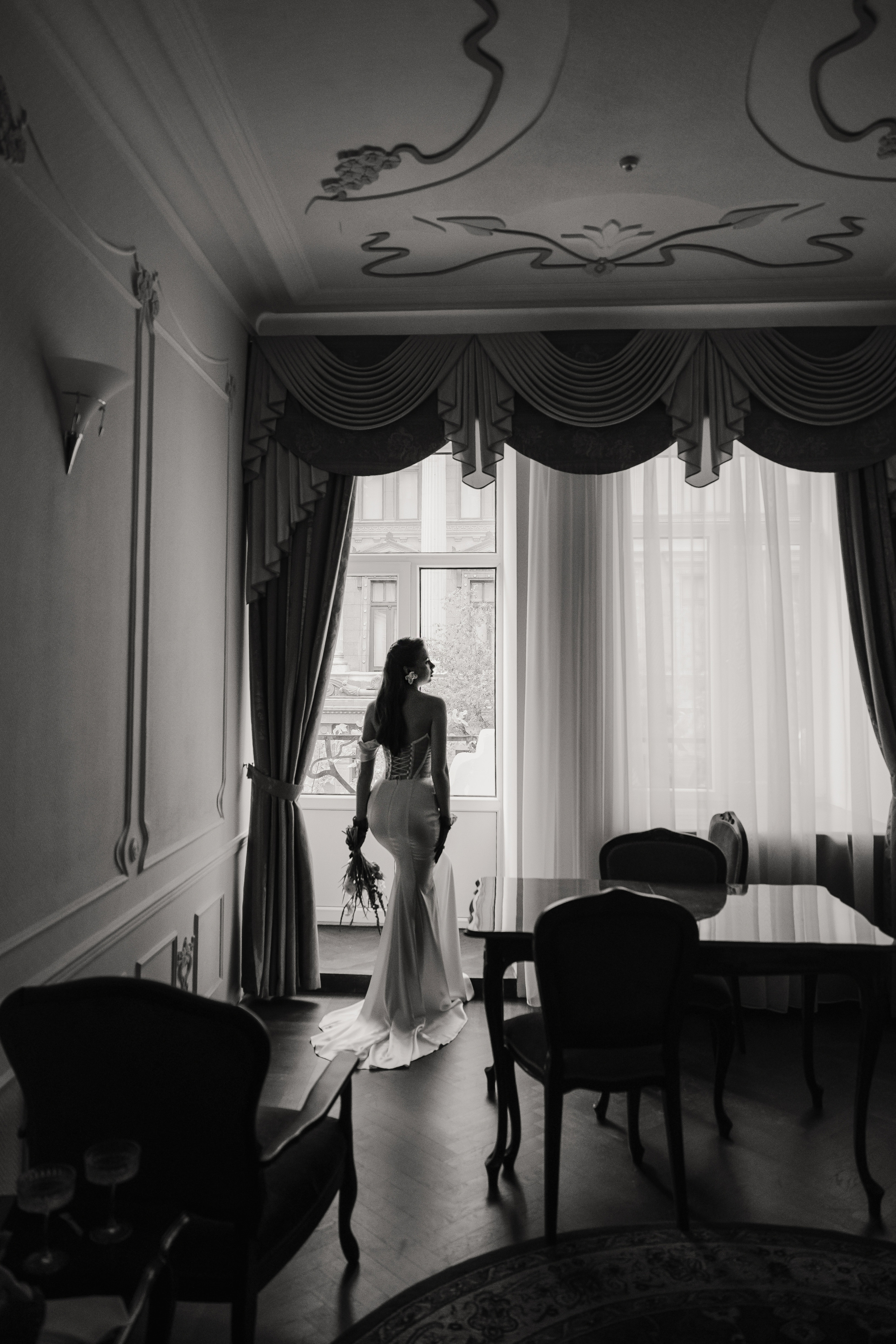 Утро невесты в историческом номере отеля. Свадебный и семейный фотограф в Самаре и Тольятти | Елена Топанцева