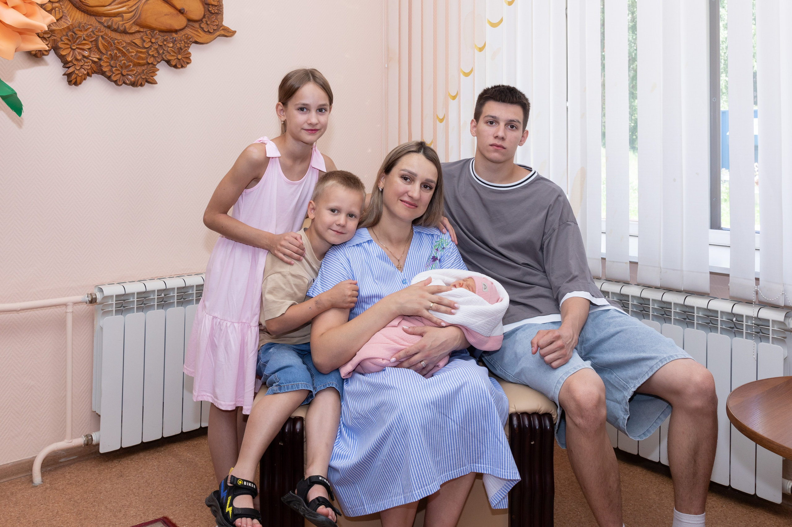 Выписка из роддома. Свадебный, семейный, школьный Фотограф и видеограф Худаноговы Александр и Ирина г. Зеленогорск, Красноярск