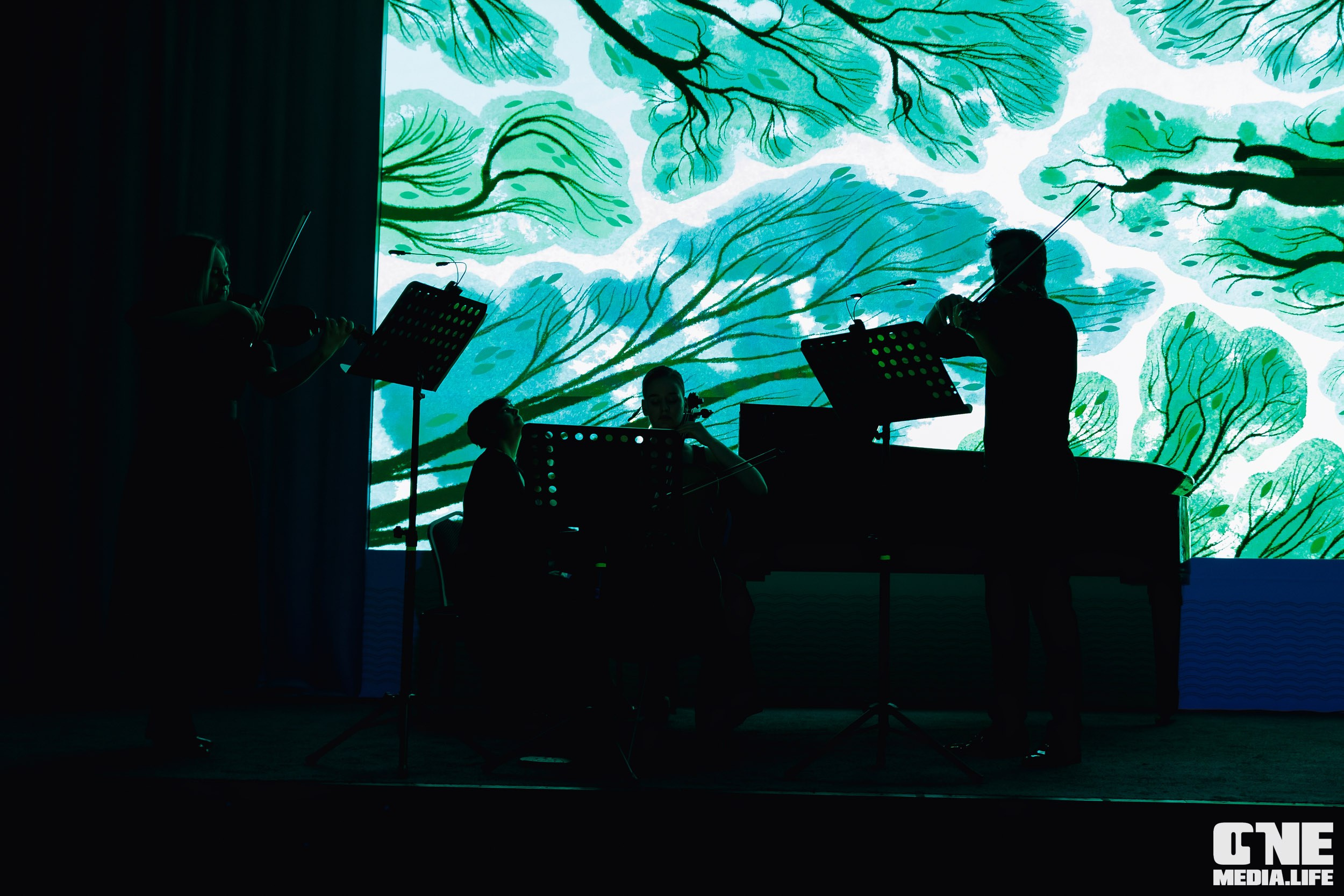 Фоторепортаж из Янтарь Холла. One Media Life: фоторепортажи, фотоотчеты с мероприятий и заведений