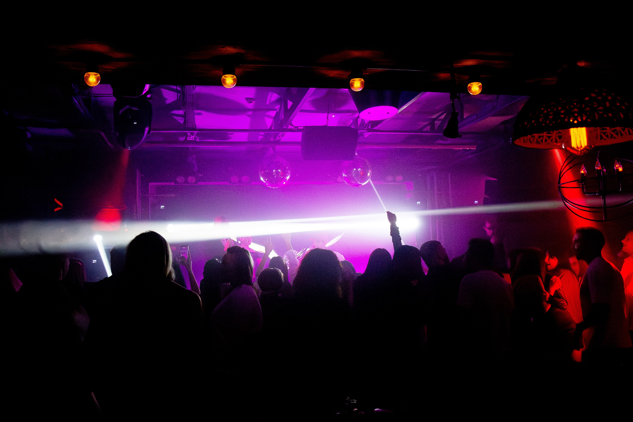 Концерт VA.NO | QUEST PISTOLS SHOW. Репортажный фотограф в Ялте Алексей Семёнов