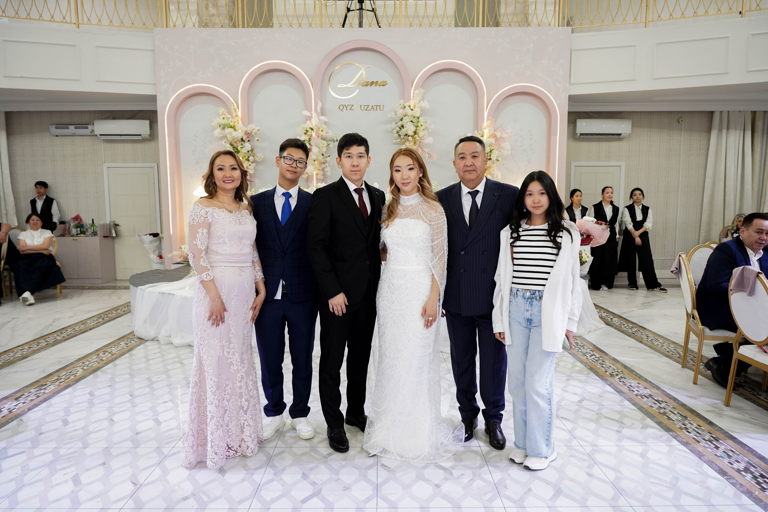 Dana uzatu. Фотограф Ернар Ержанов