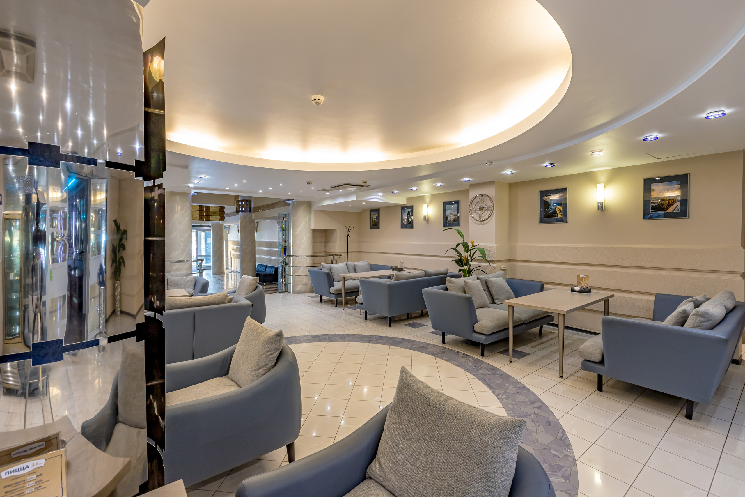 Лобби отеля «Нептун». Фотограф Махлаева Виктория/Санкт-Петербург